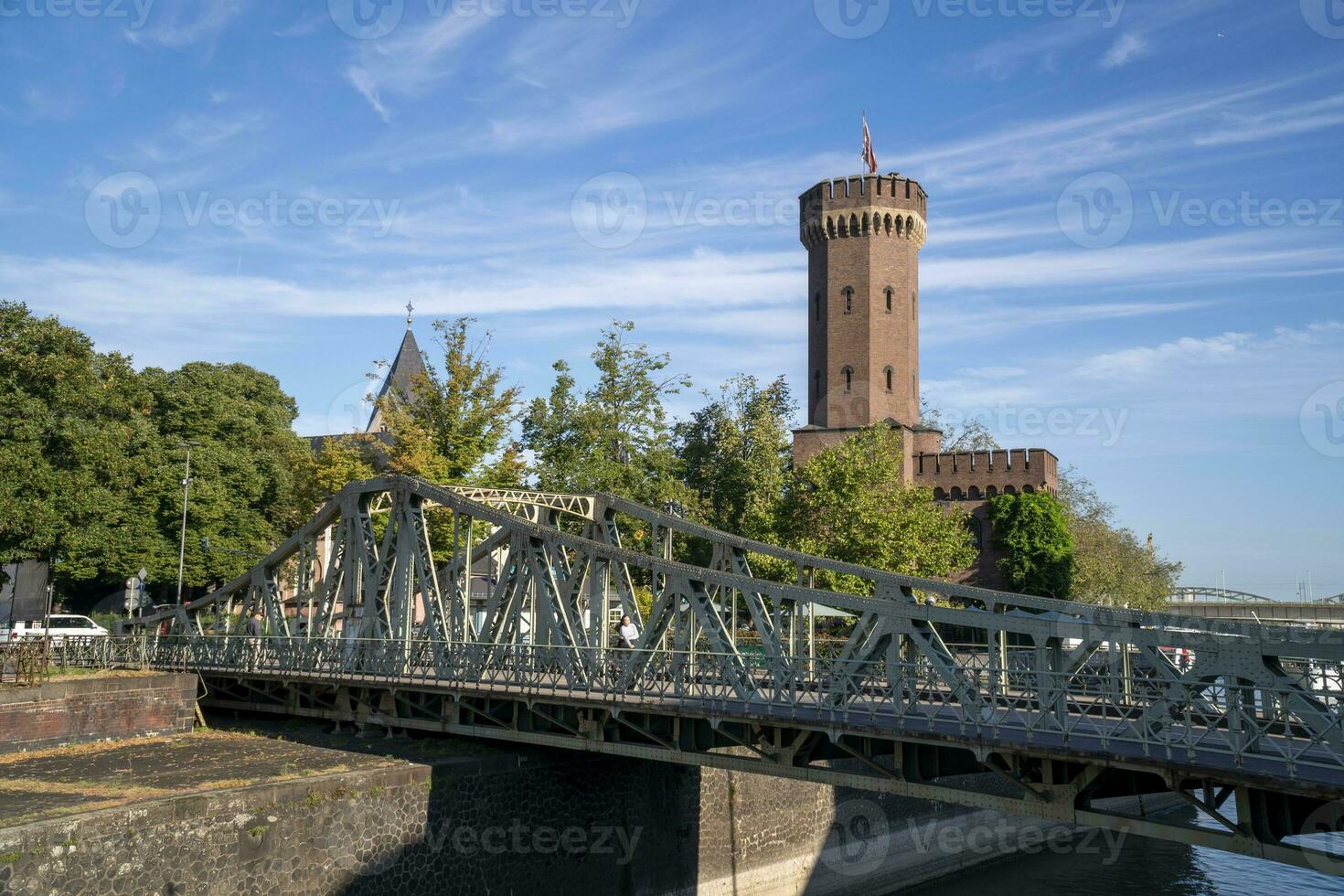 Cologne drawbridge over the Reinuhafen photo