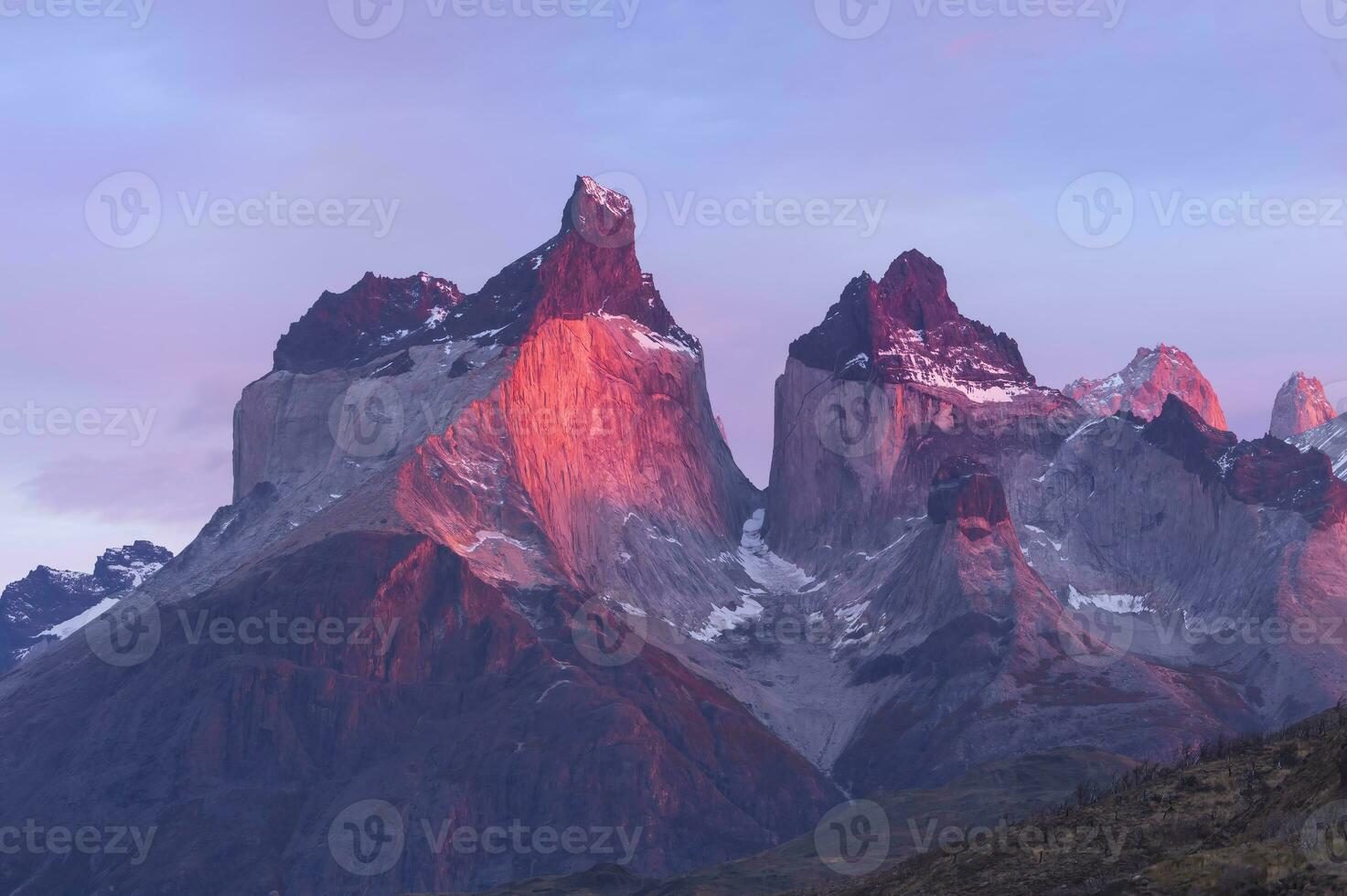 amanecer terminado cuernos del dolor, torres del paine nacional parque, chileno Patagonia, Chile foto