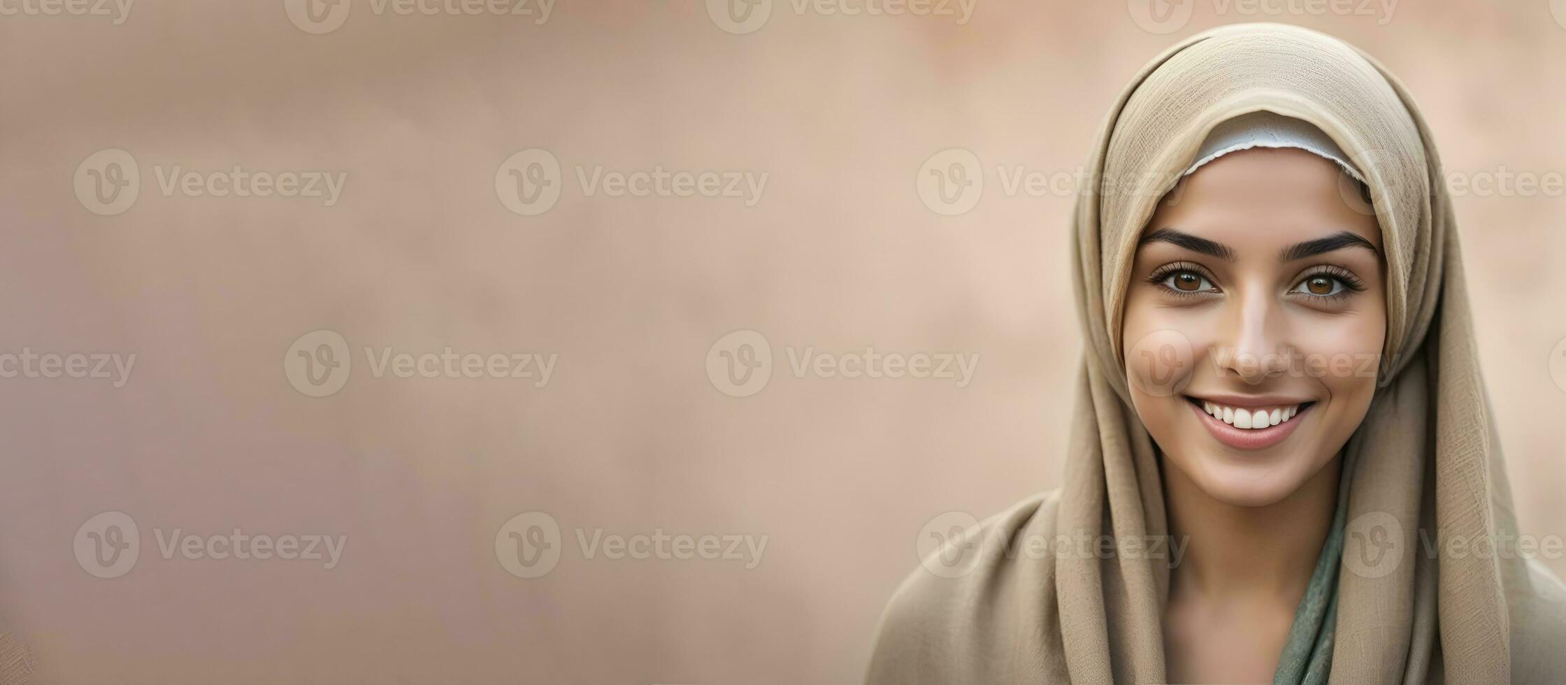 ai generado hermosa musulmán mujer sonriente y riendo vistiendo un hijab y decorado chal foto