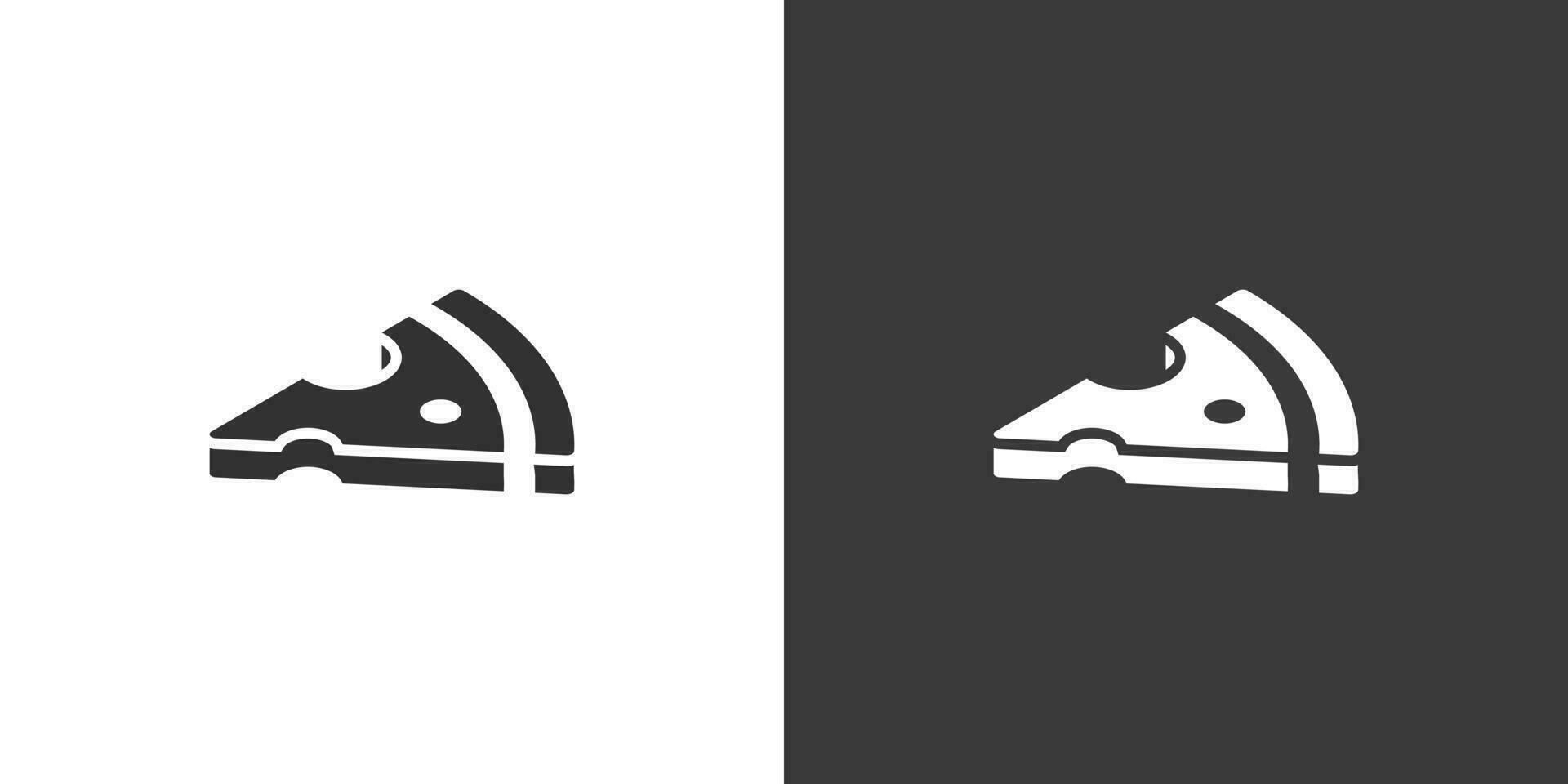 Pizza rebanada isométrica icono. negro silueta en blanco antecedentes y invertido blanco en negro. vector diseño para un limpiar estético. Pizza icono isométrica simplista ilustración minimalista estilo