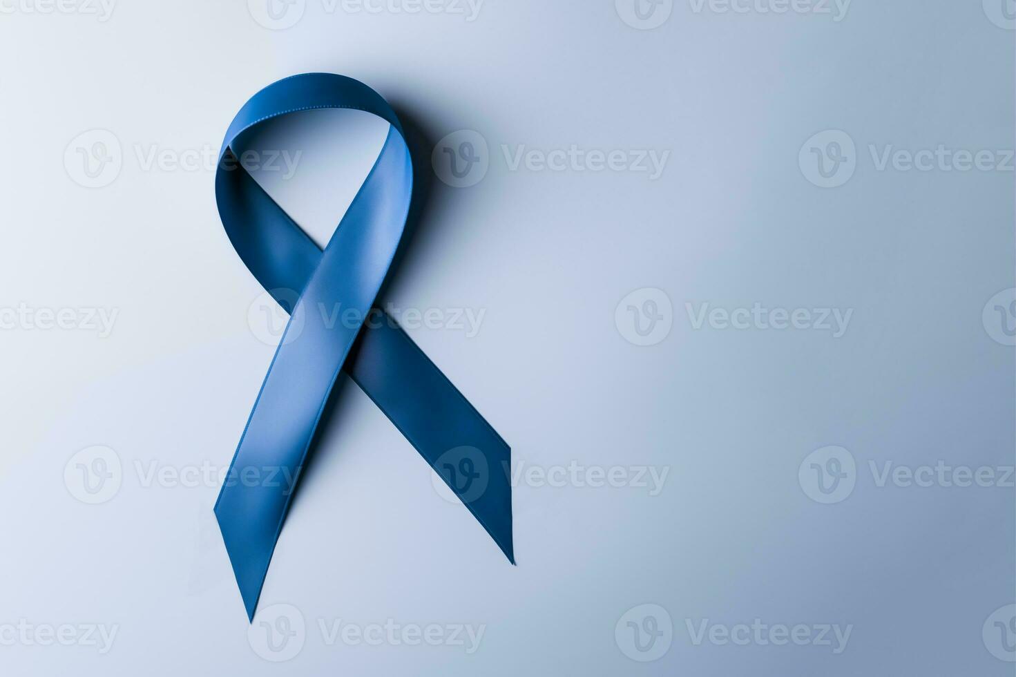 ai generado bígaro azul cinta conciencia con color arco en mujer mano para estómago y pequeño intestino cáncer, esofágico cáncer, comiendo trastorno, irritable intestino síndrome , SII conciencia foto