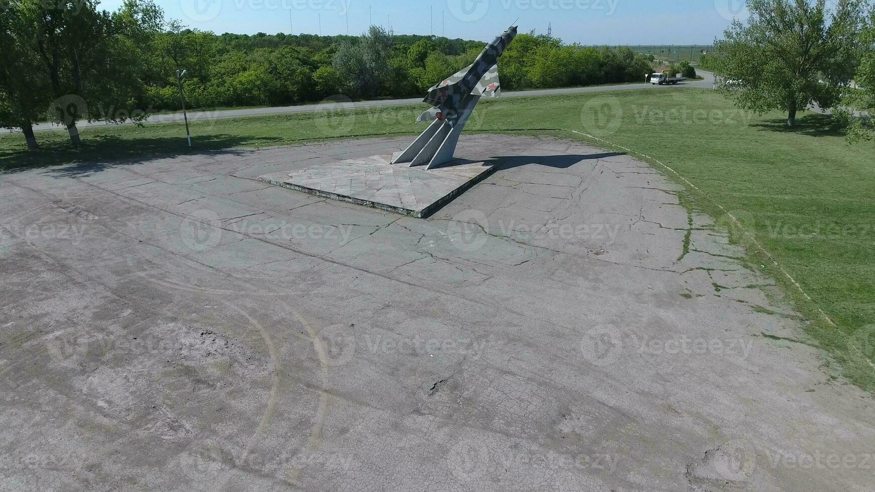 Monument to the fighter aircraft photo