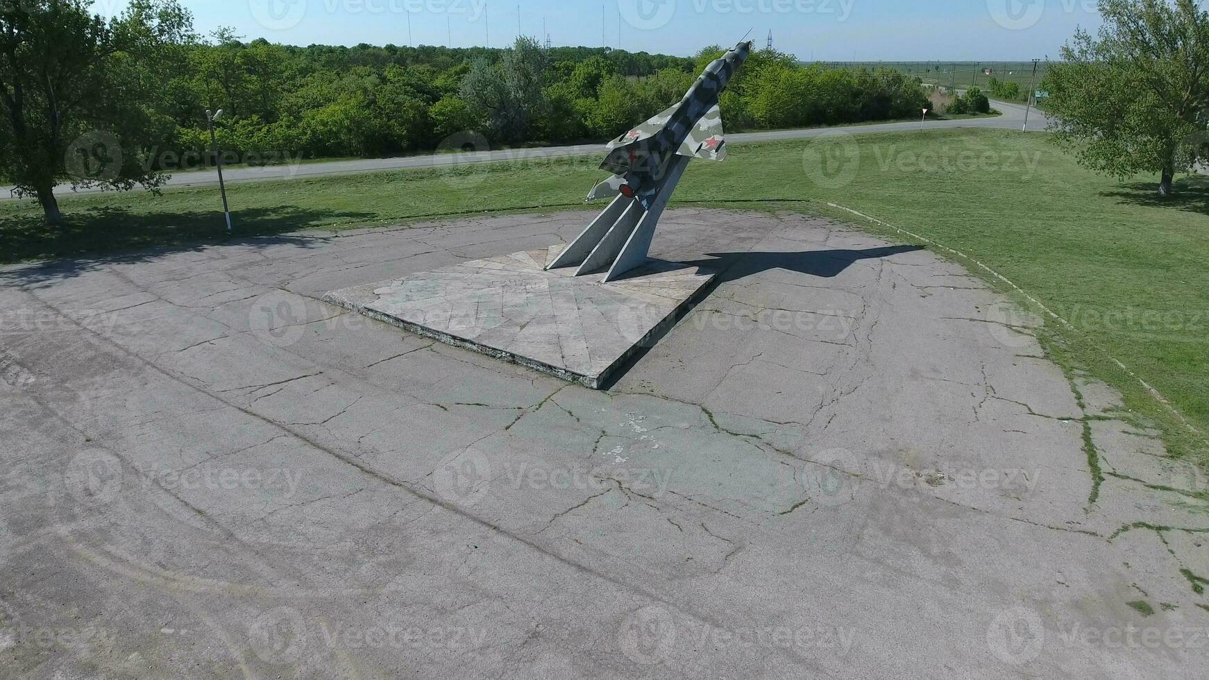 Monument to the fighter aircraft photo