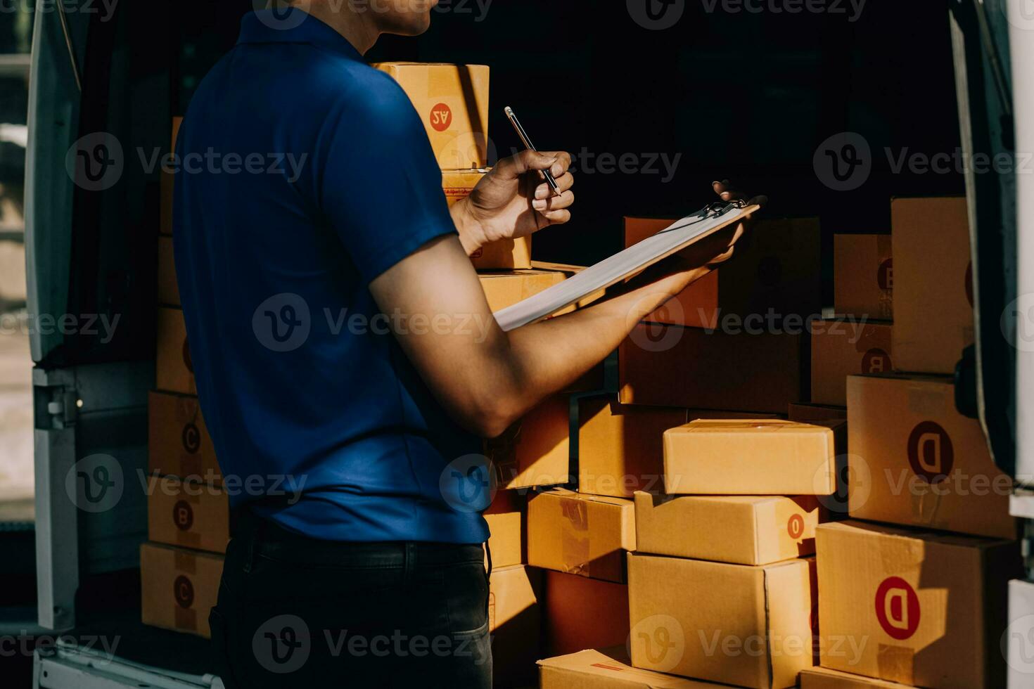 Business woman start up small business entrepreneur SME success .freelance woman working at home with Online Parcel delivery. SME and packaging deliveryconcept photo