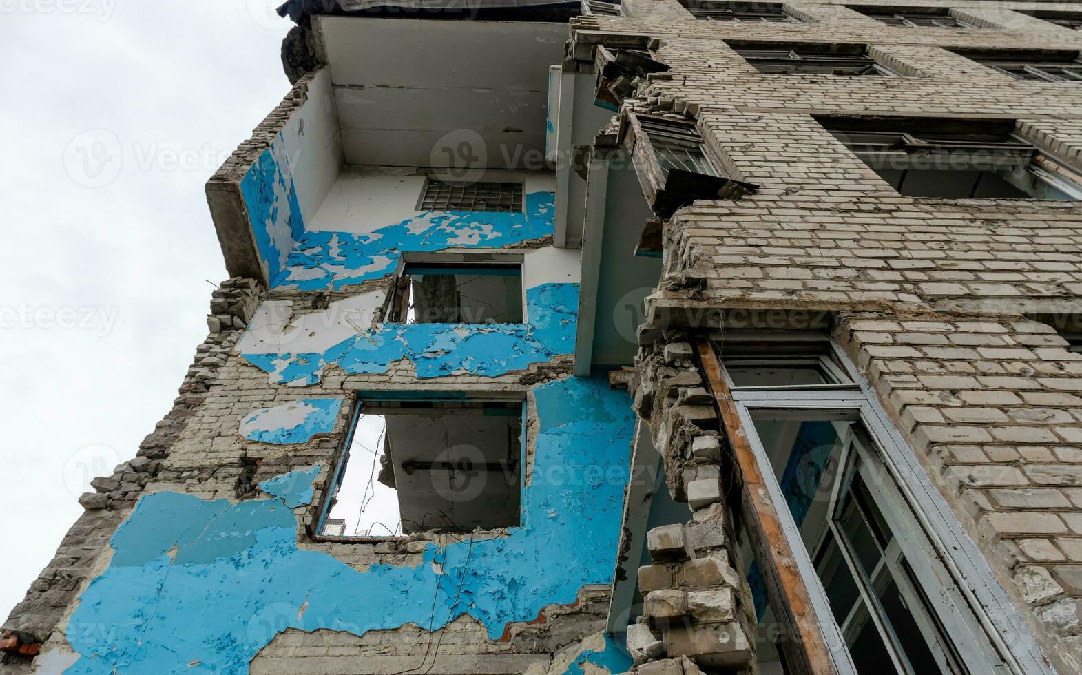destroyed school building in Ukraine photo