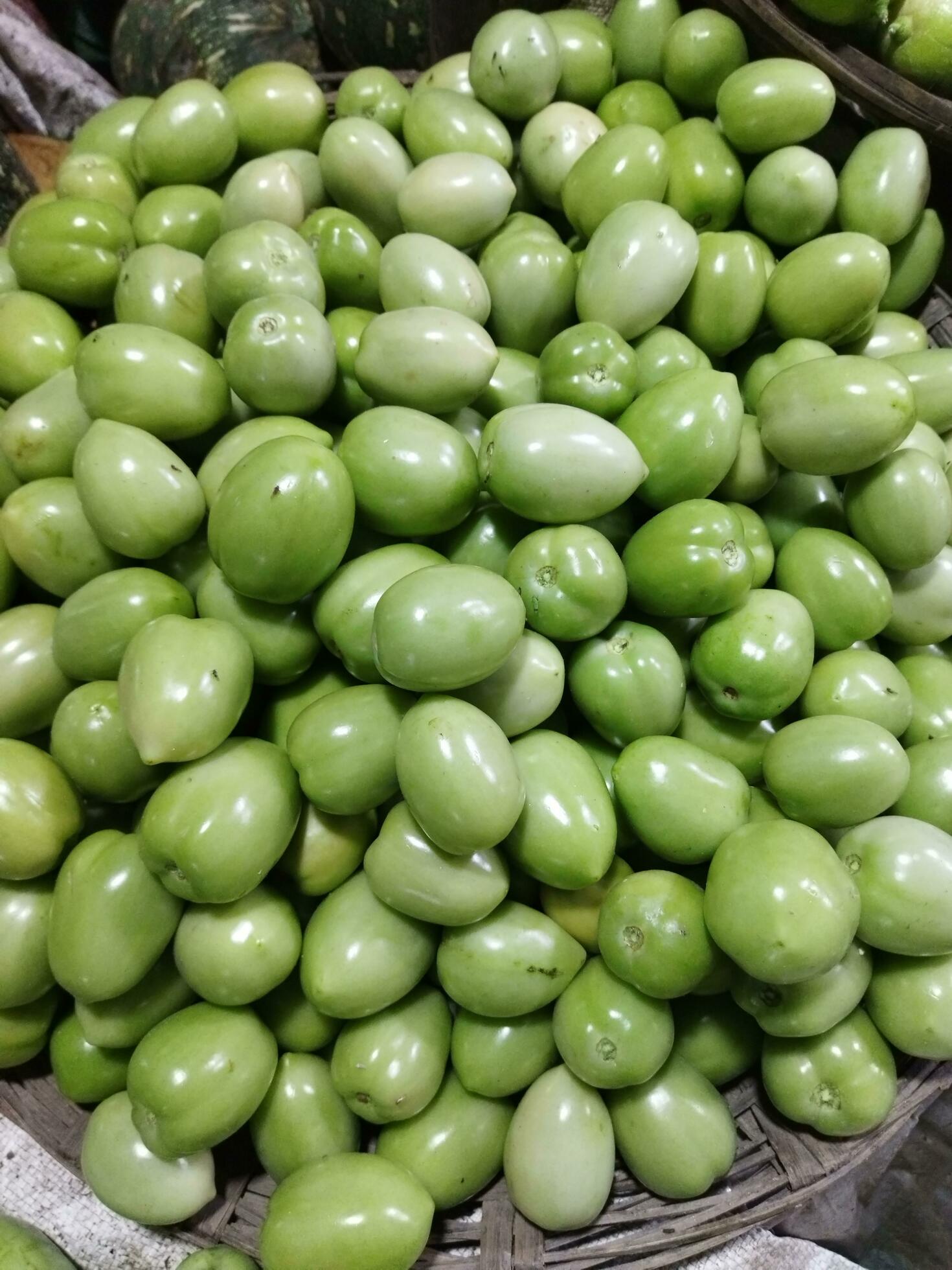 Tomato is a very useful vegetable with antioxidants that help prevent