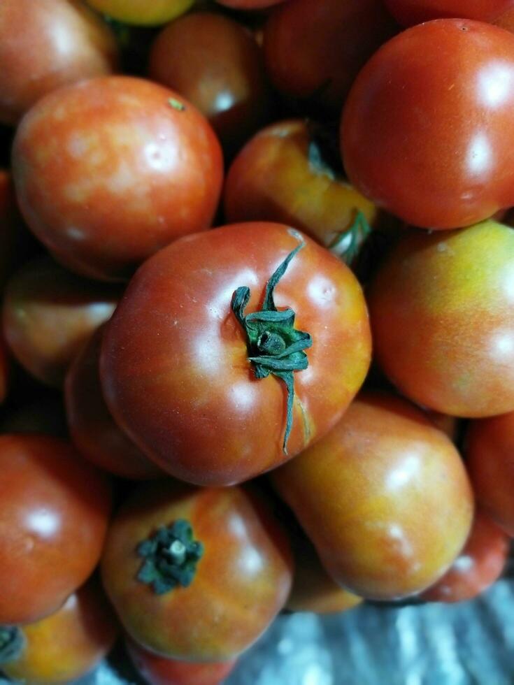 Benefits of Tomatoes 1Helps in weight loss 2Good for eyes 3Improves