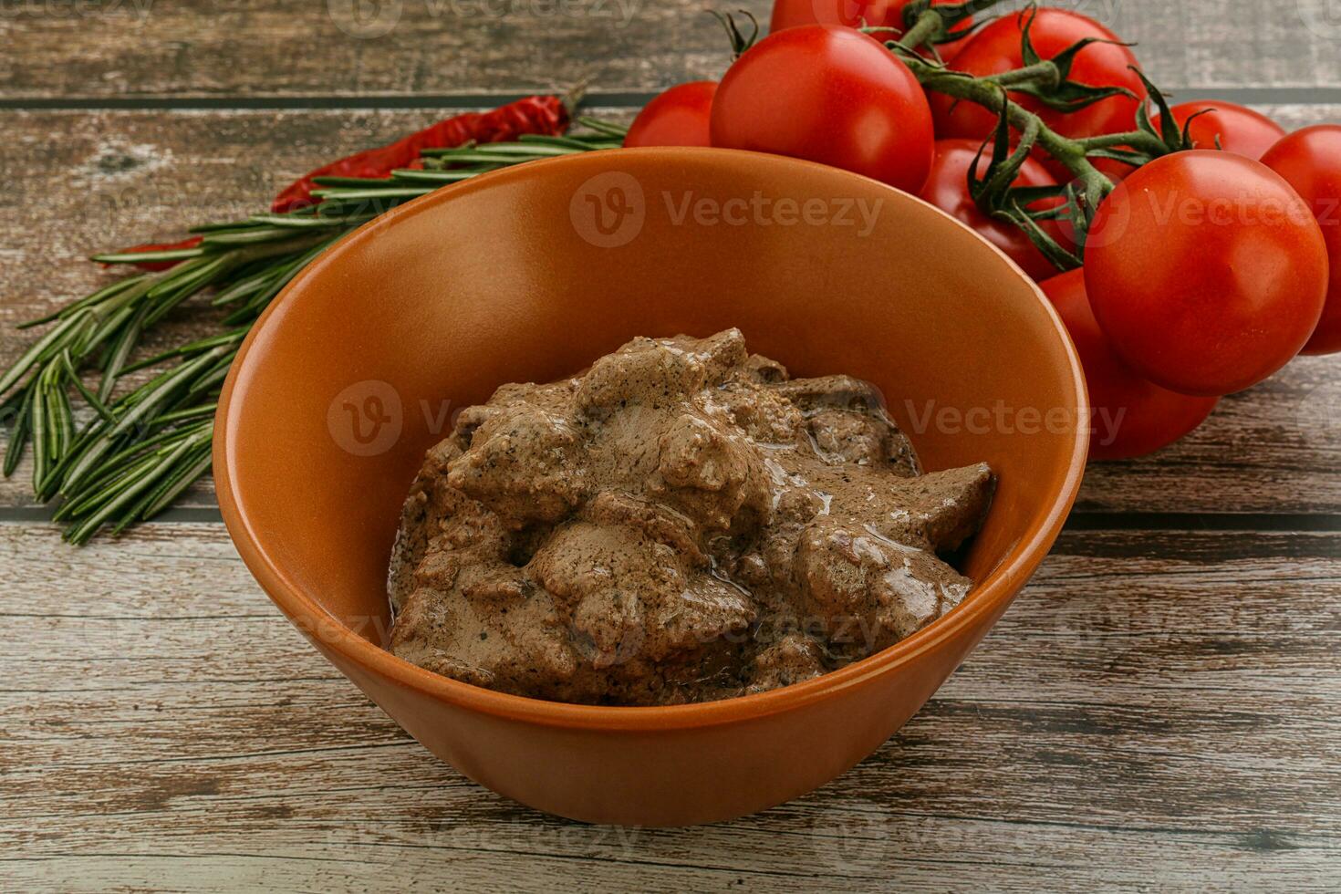 Soft chicken liver with cream photo