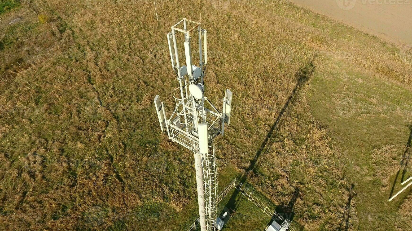 equipo para retransmitir celular y móvil señal. celular torre. foto