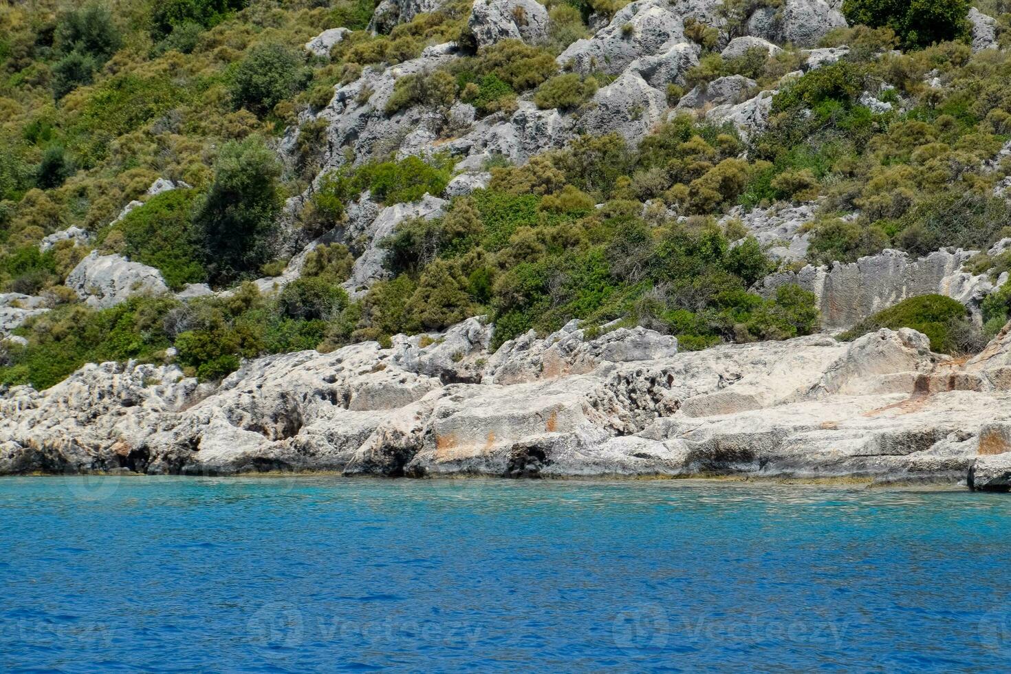 restos de el antiguo ciudad de kekova en el costa. foto