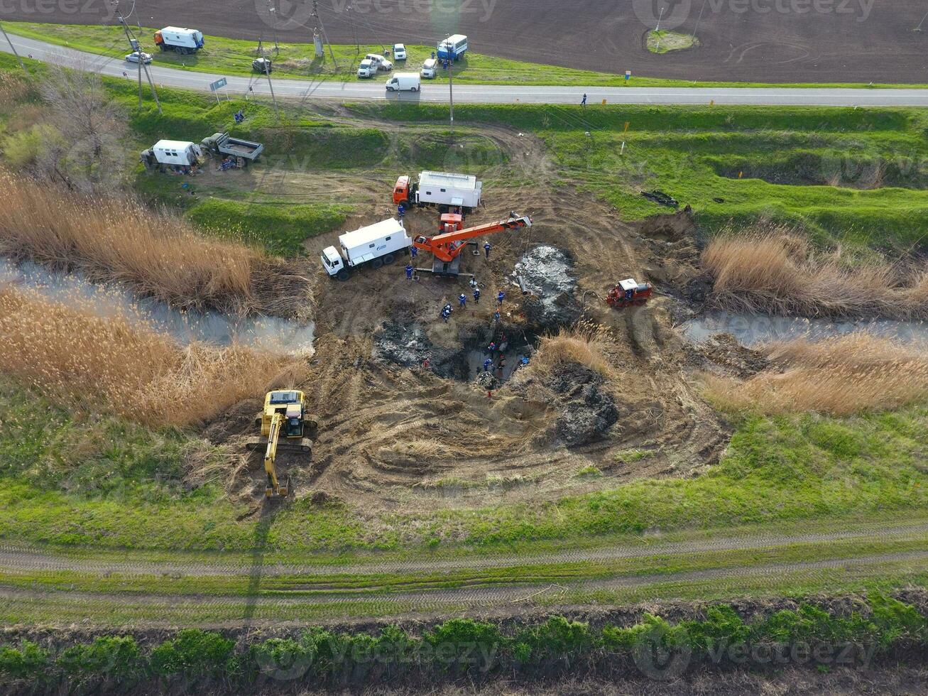 Repair of the gas pipeline section passing through the water channel. Repair work photo