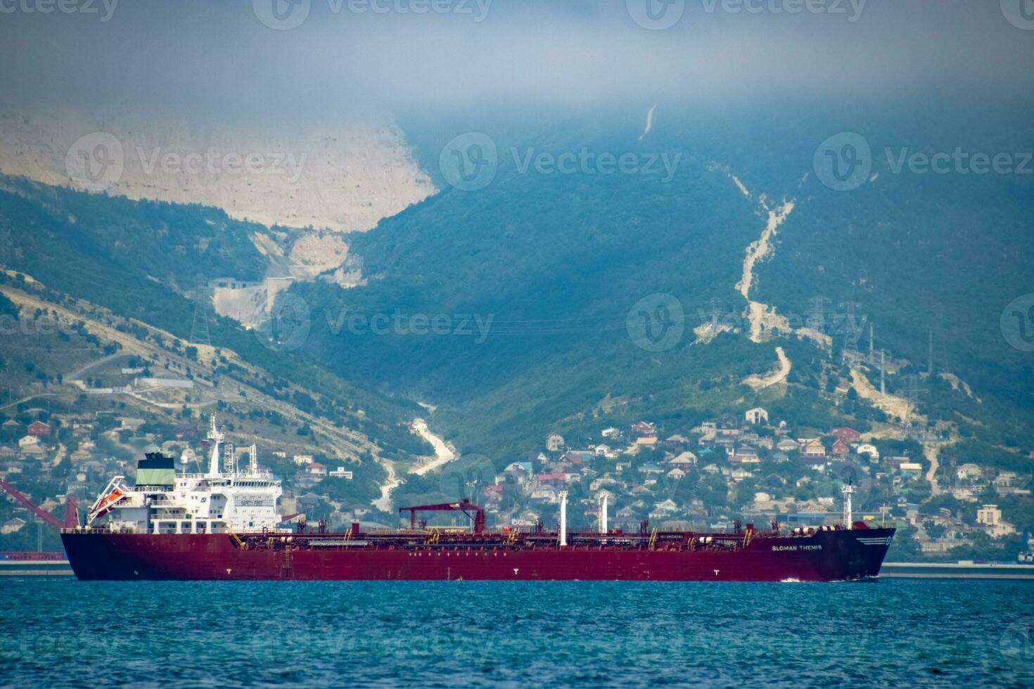 novorossiysk puerto marítimo, Embarcacion en el cese bahía. foto