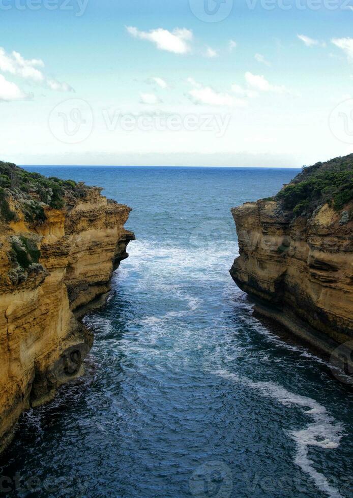 12 apostles in Australia photo