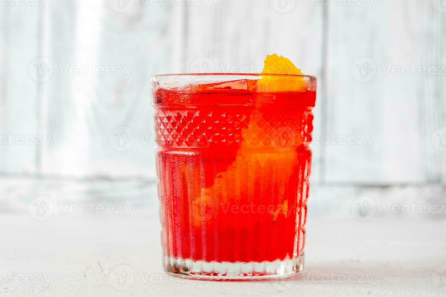 Glass of Negroni photo