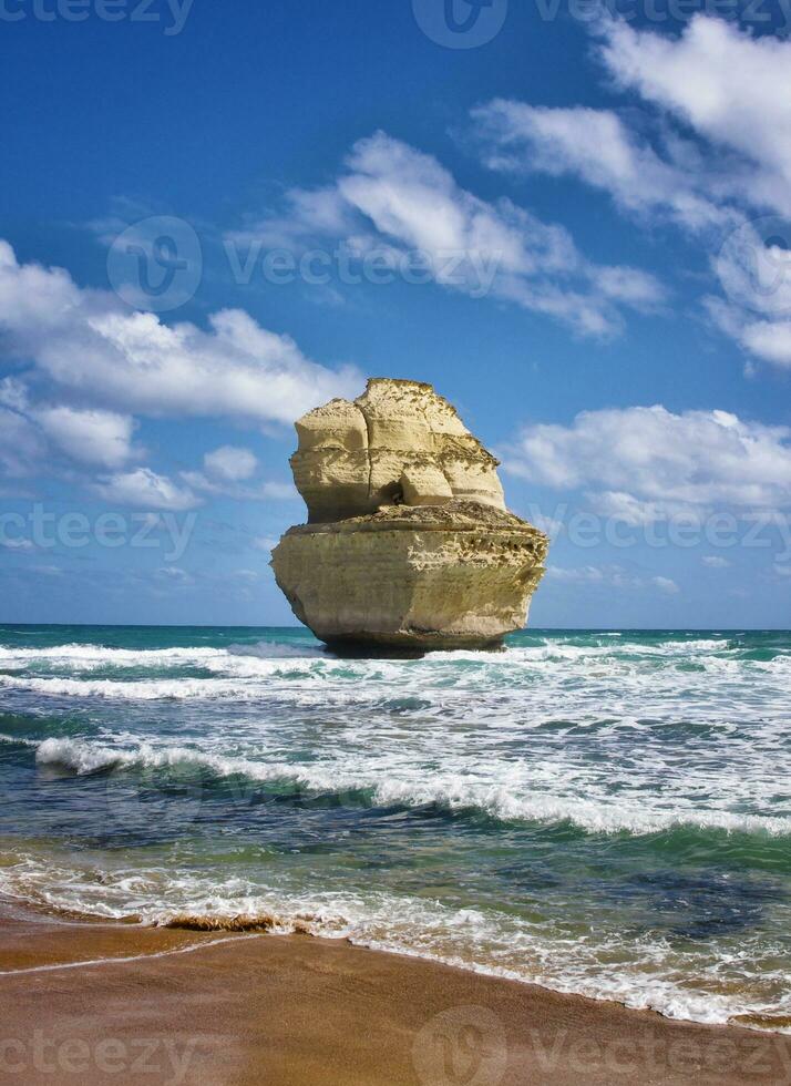 12 apostles in Australia photo