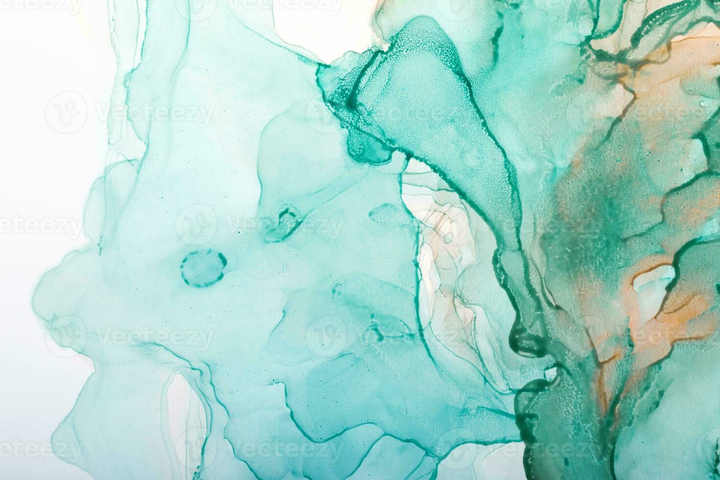 acuarela alcohol tinta remolinos transparente olas en turquesa verde colores. delicado pastel lugares foto