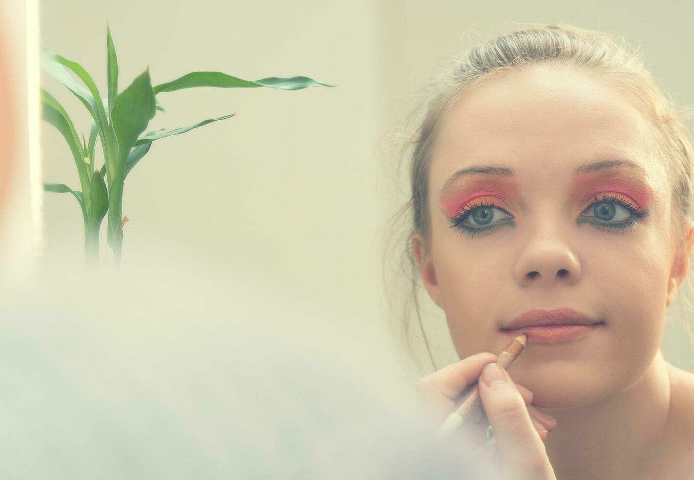 applying make up photo