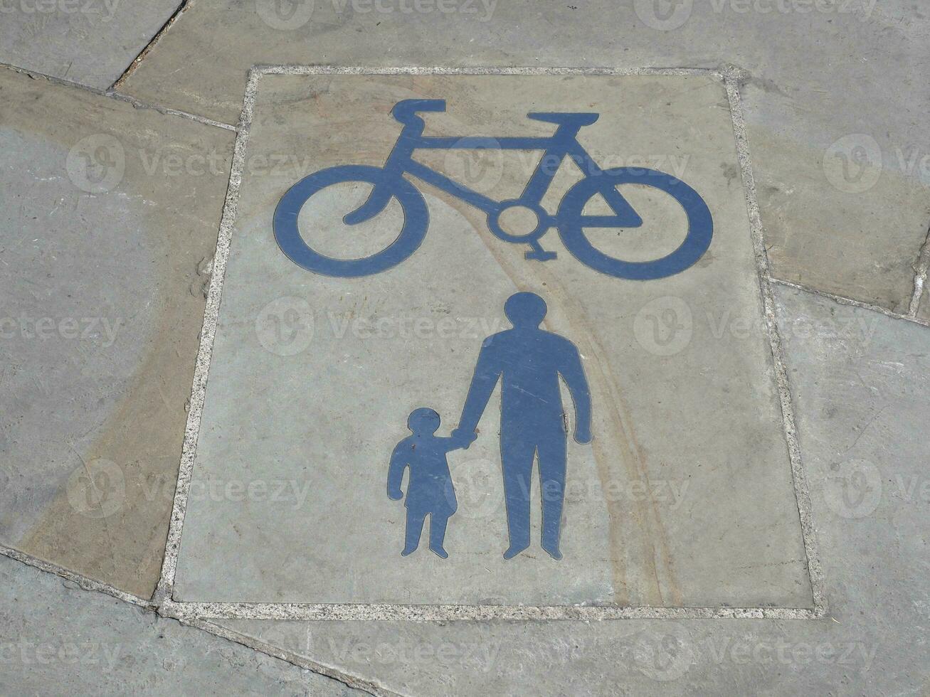 bike and pedestrian area sign photo