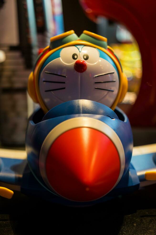 bangkok, Tailandia - diciembre 29, 2023 doraemon muñeca desde el película 2023 nobita cielo utopía desde el teatro en Tailandia mayor cineplex. foto