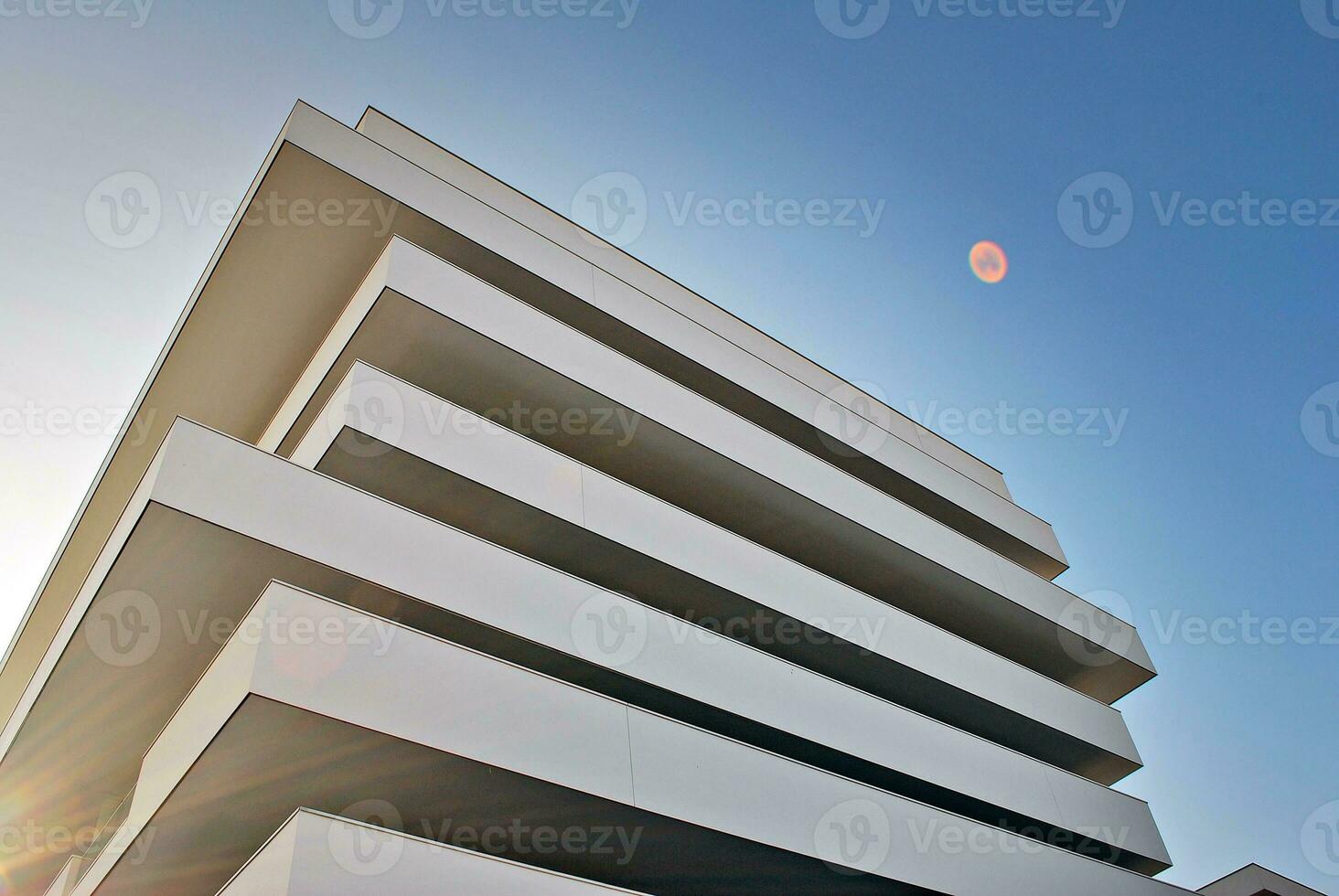 moderno y nuevo Departamento edificio. de varios pisos, moderno, nuevo y elegante vivo bloquear de pisos foto