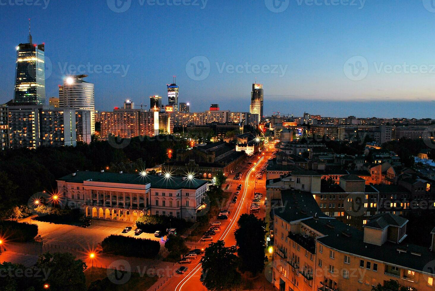 Light streaks and traces of movement in the city photo