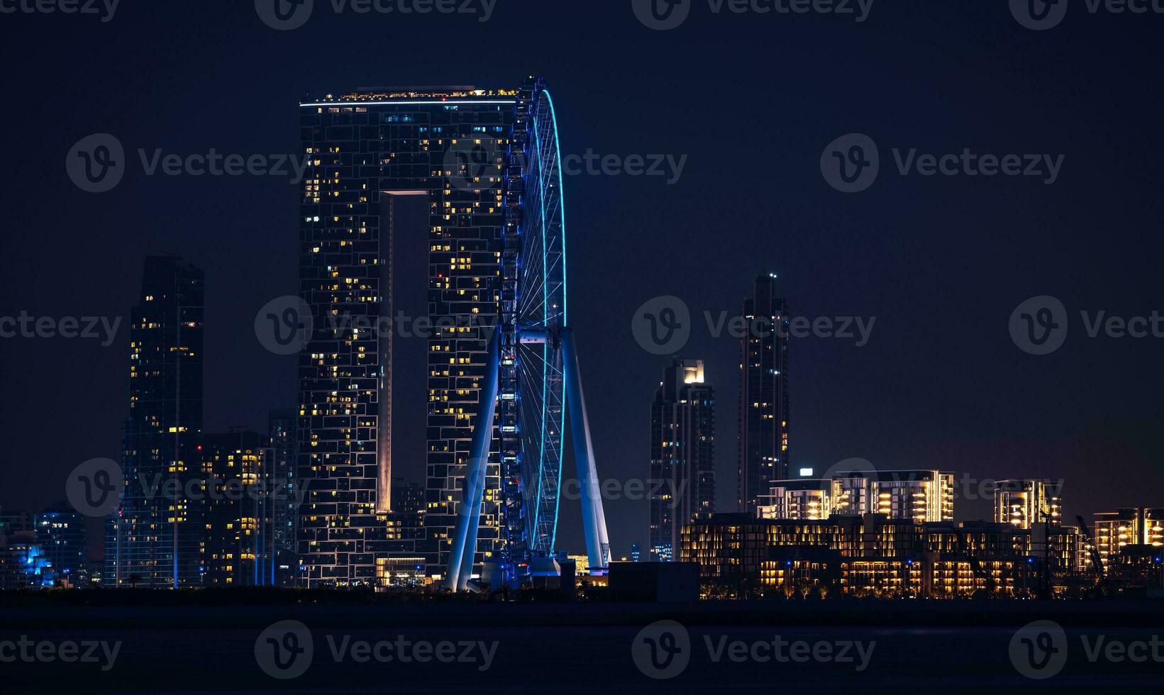 Dubai en la noche foto
