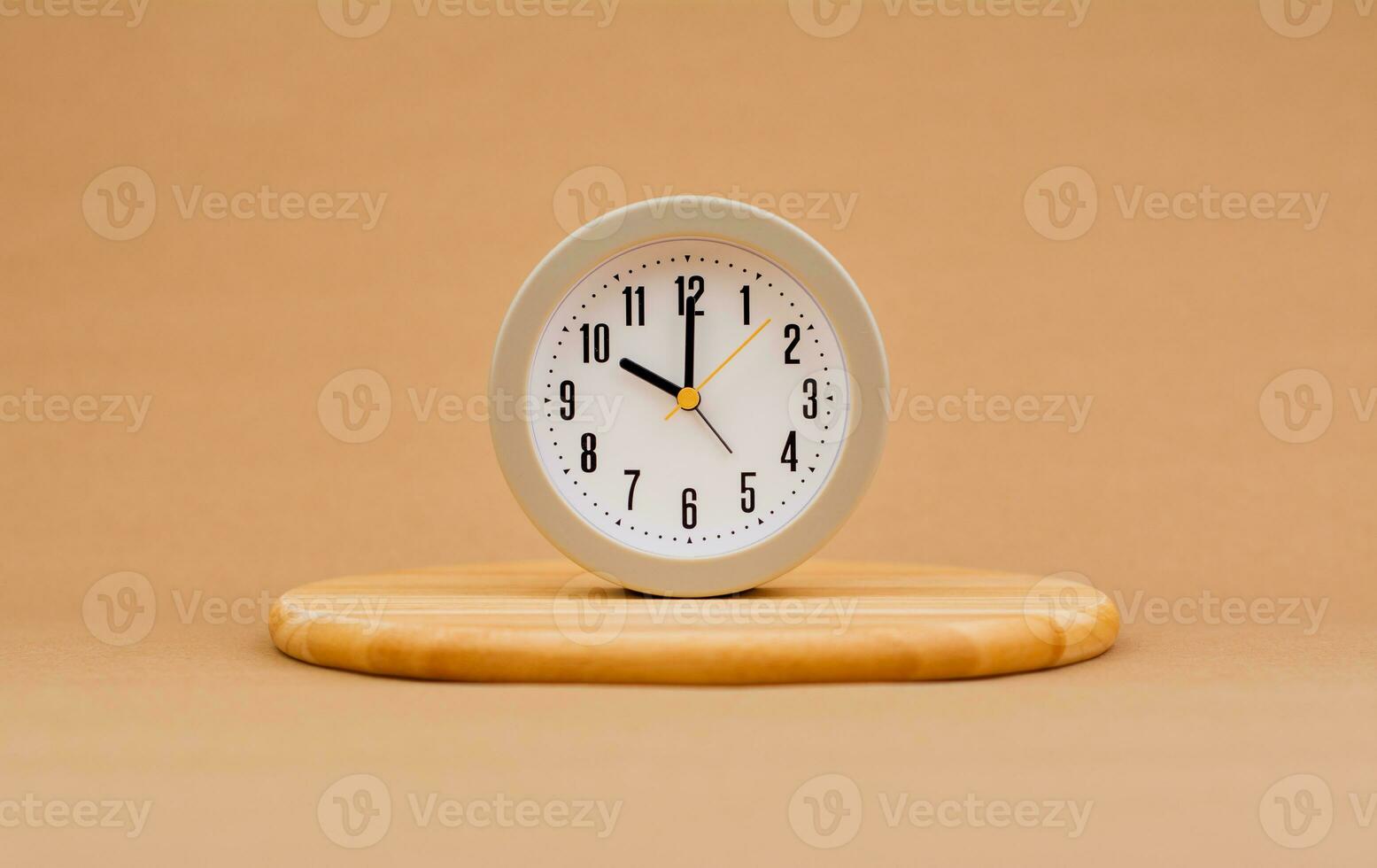 Alarm clocks, important time, photos of watches that are important to work, appointments, punctuality and the beginning of life.