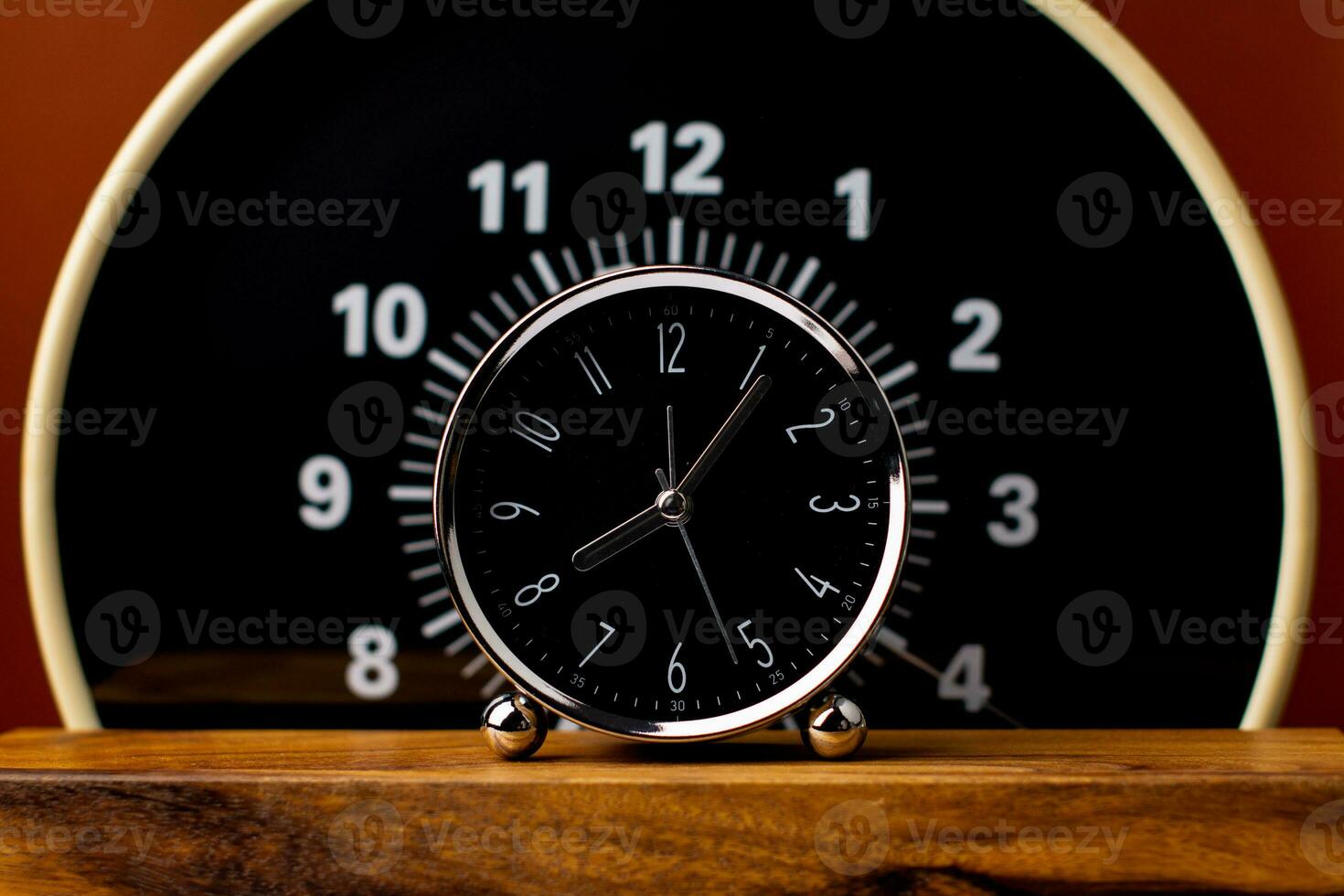 Time stands still time and work concept punctuality and appointments