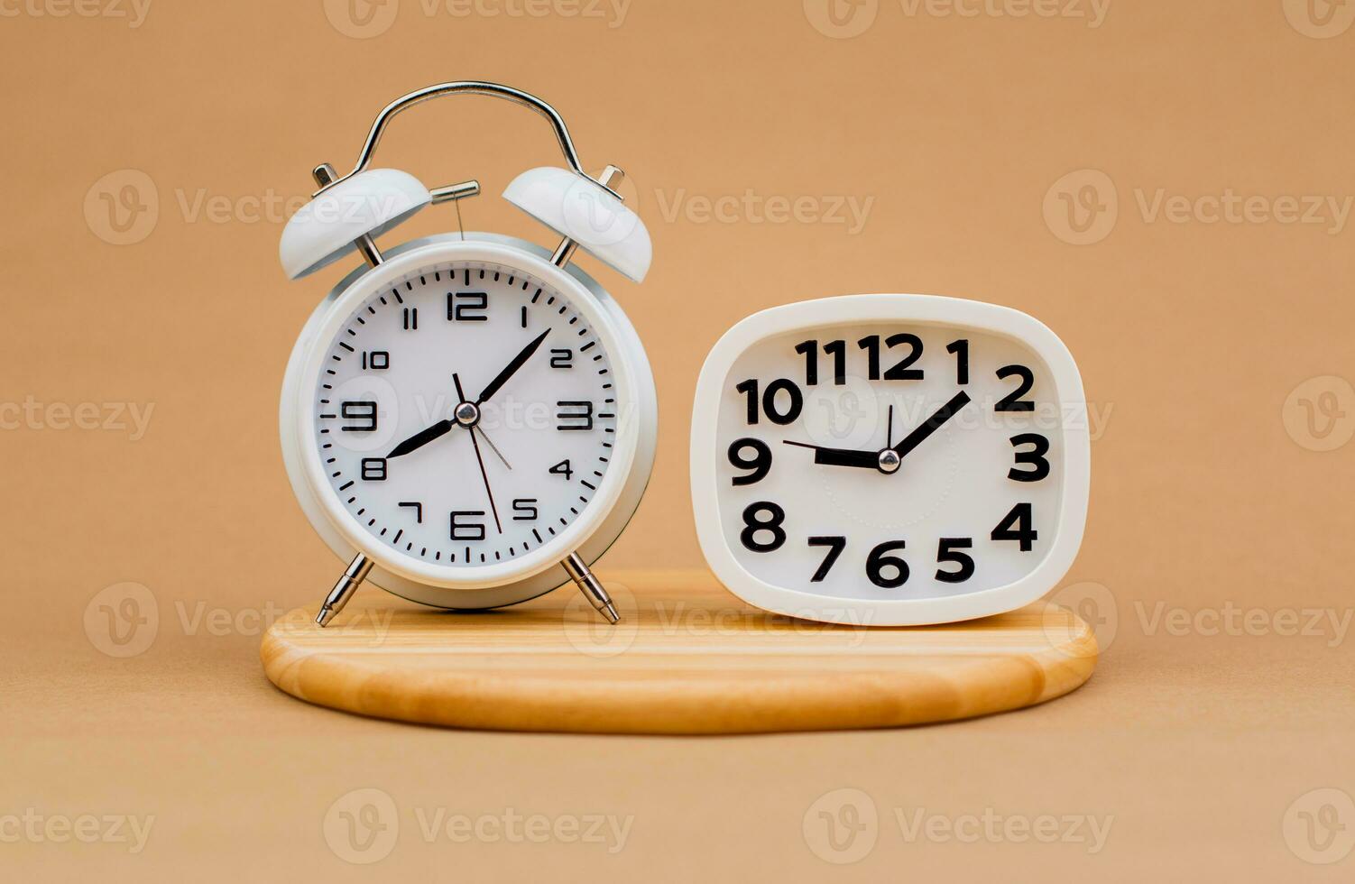 Alarm clocks, important time, photos of watches that are important to work, appointments, punctuality and the beginning of life.