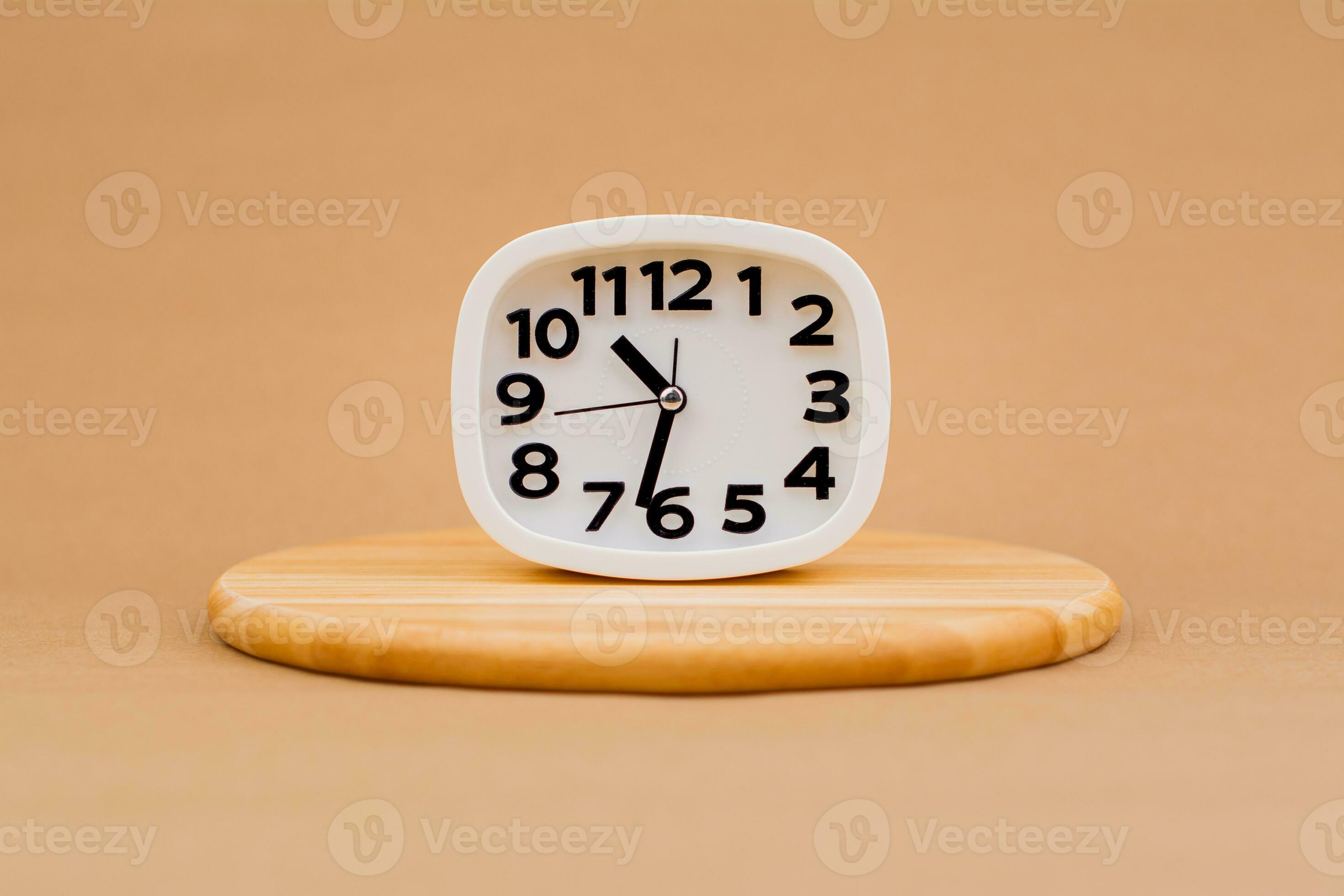 Alarm clocks, important time, photos of watches that are important to