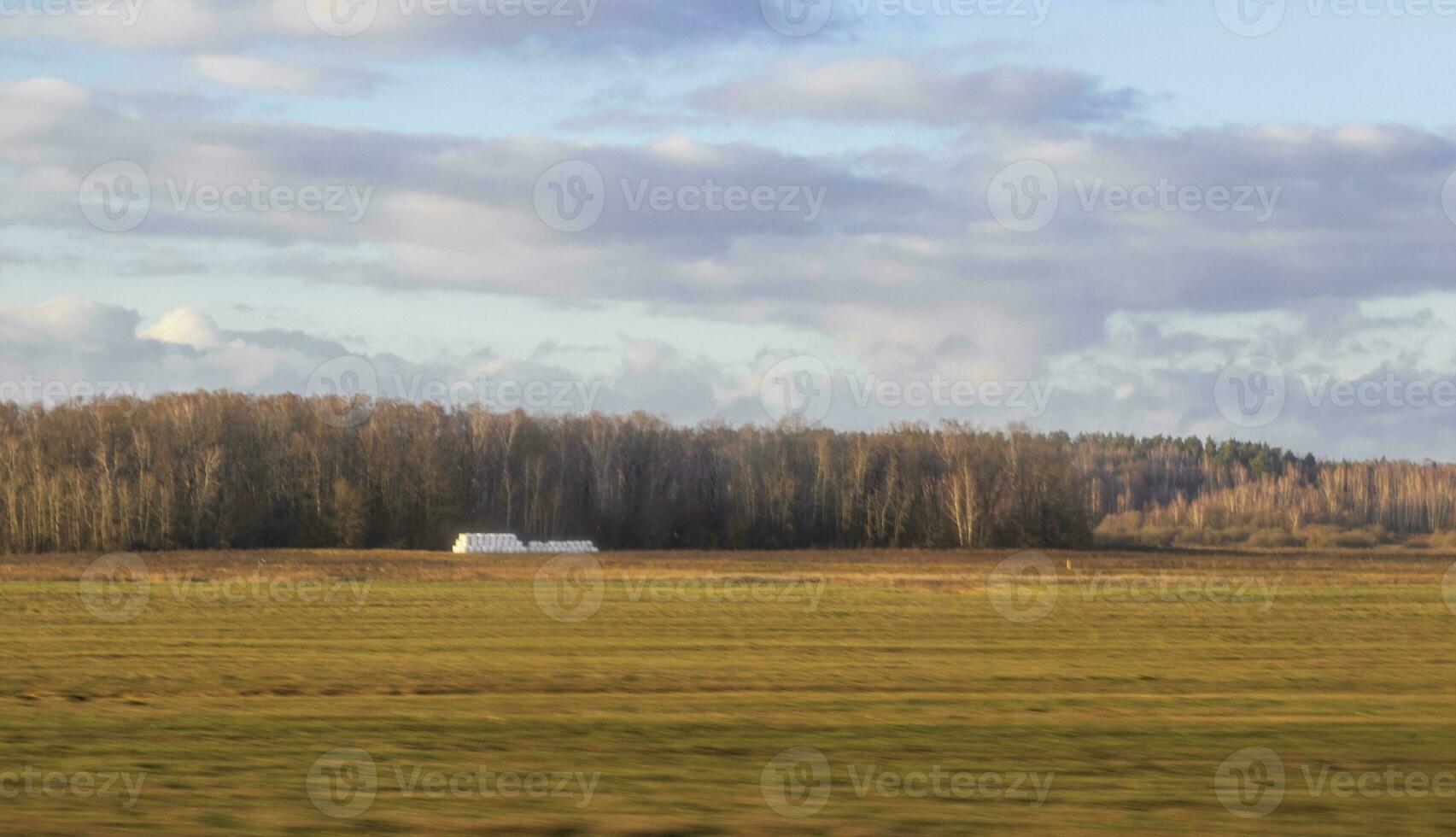 paisaje Disparo de el la carretera en el aldea. al aire libre foto