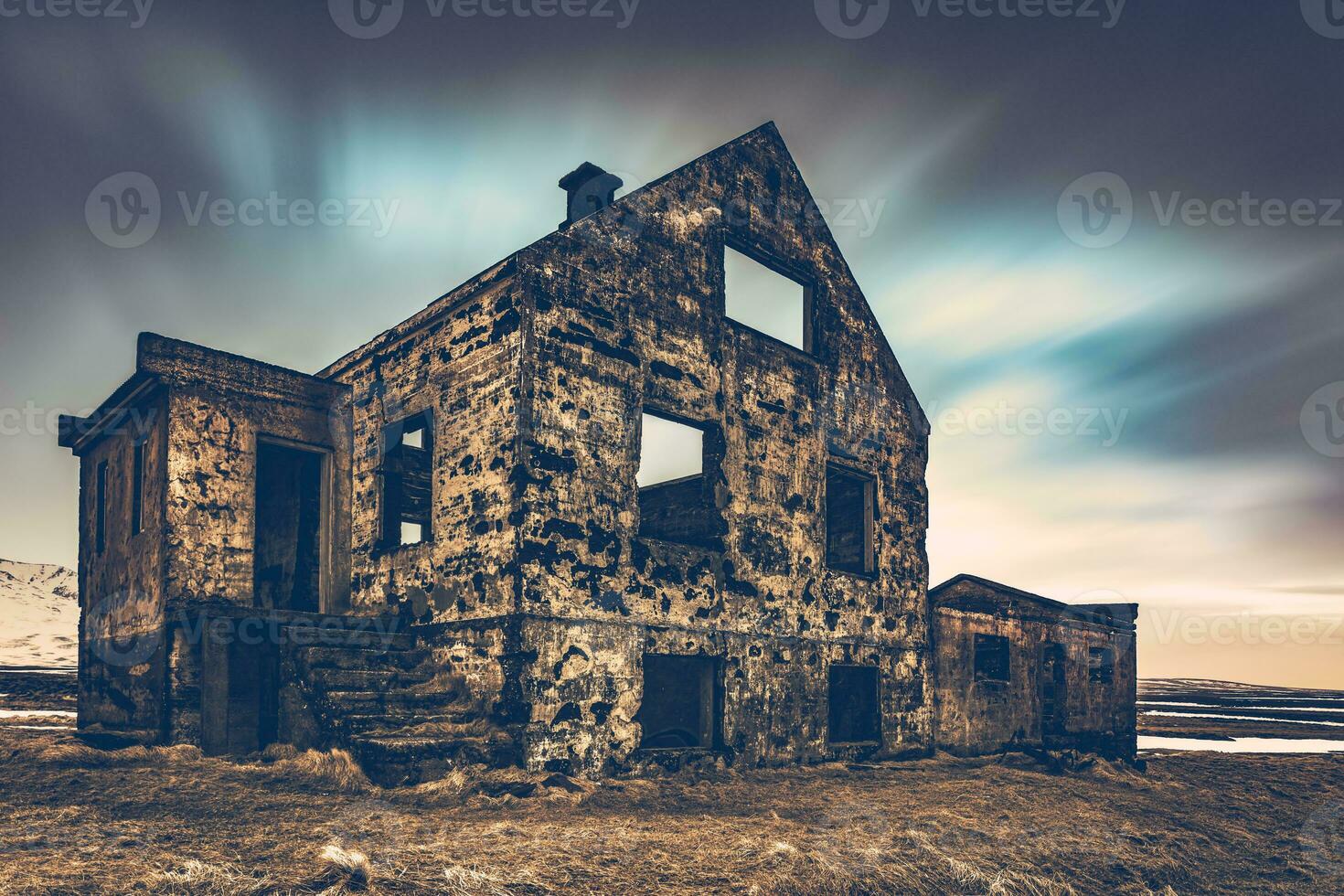 Old damaged house photo