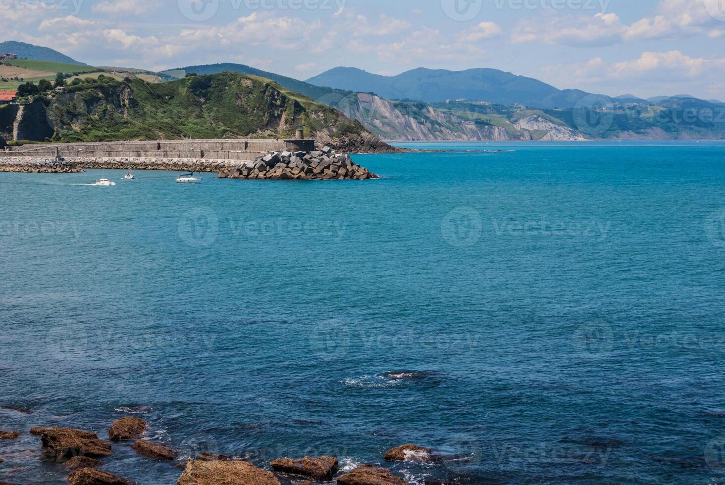 costa vasca en el Getaria, España, Europa foto