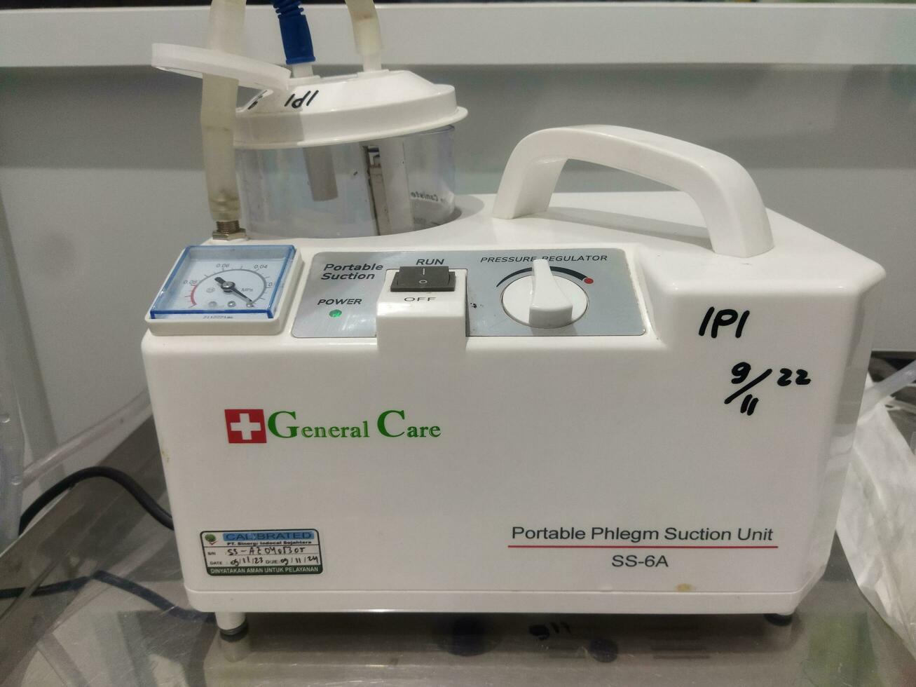Equipment medical health portable phlegm suction unit photo