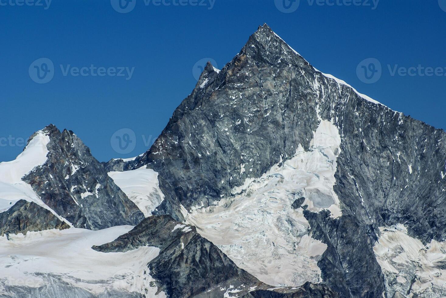 materia como visto desde zermatt a atardecer, Suiza foto