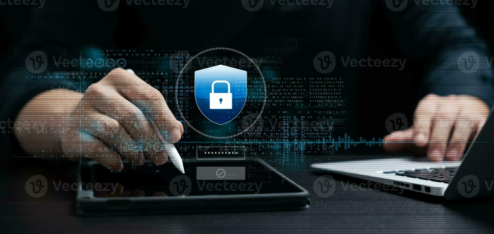 ciber seguridad y datos proteccion, empresario utilizar ordenador portátil y tableta Internet red seguridad sistema, proteger negocio y financiero transacción datos desde ciber ataques, seguro datos encriptación foto