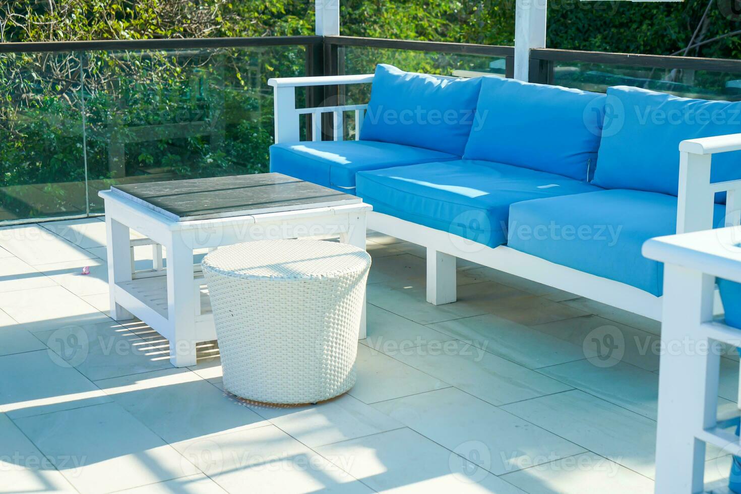 patio outdoor chair and table photo