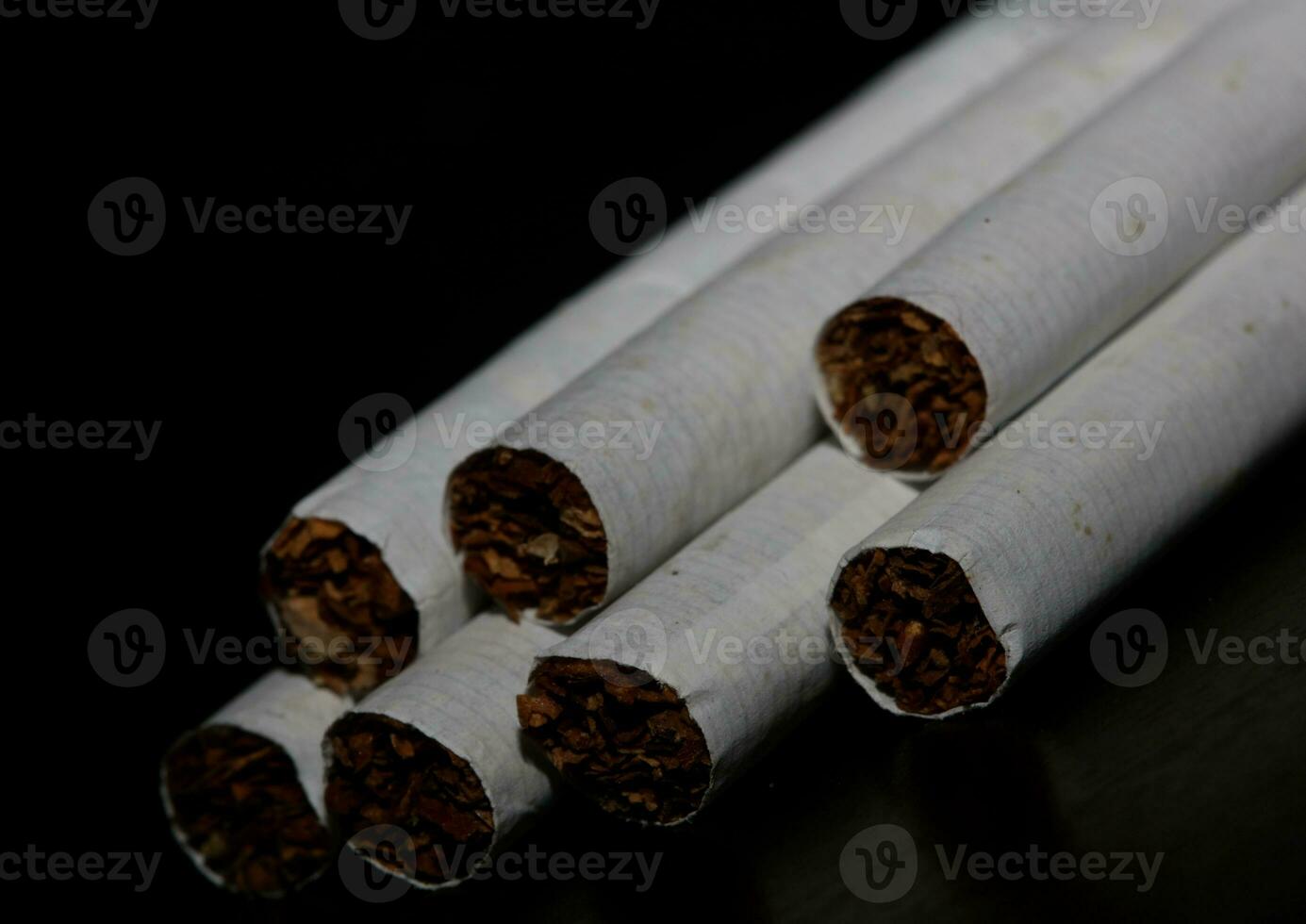 número de cigarrillos aislado tabaco peligro cerca arriba dejar de fumar cesación cigarrillo malo hábito nicotina drogadicto grande Talla alto calidad instante huellas dactilares foto