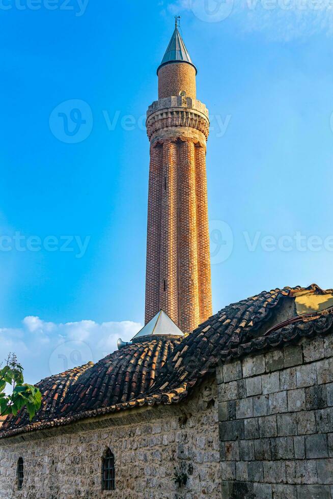 yivli minare Cami de histórico mezquita en antalya foto