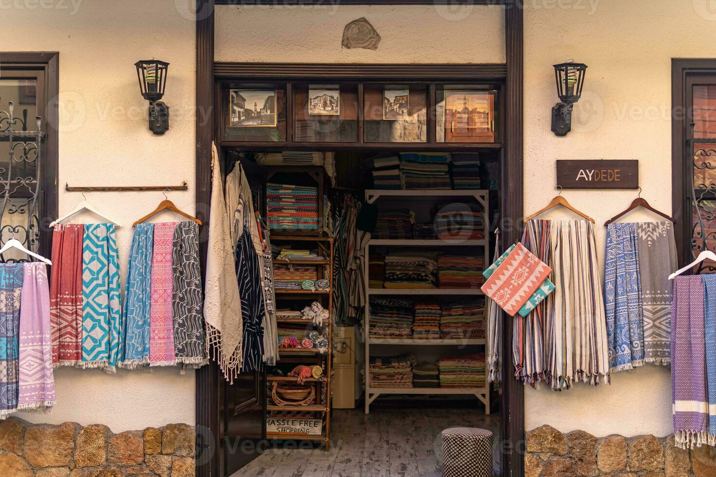 Clásico textil tienda en el histórico centrar de antalya, Turquía foto