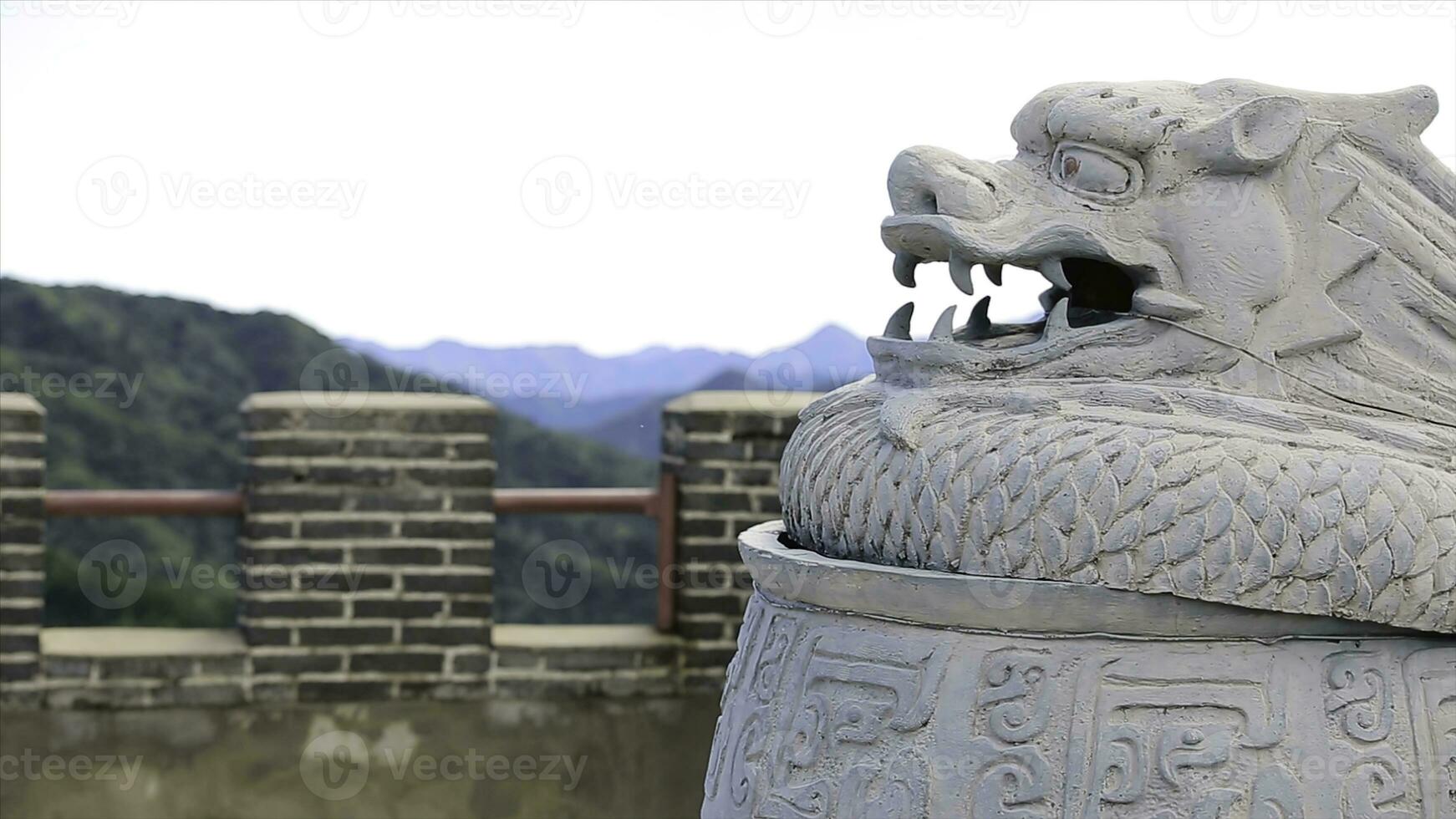 estatua de un continuar en el genial pared de porcelana. el genial pared de porcelana, cuales es un blanco estatua de un continuar foto