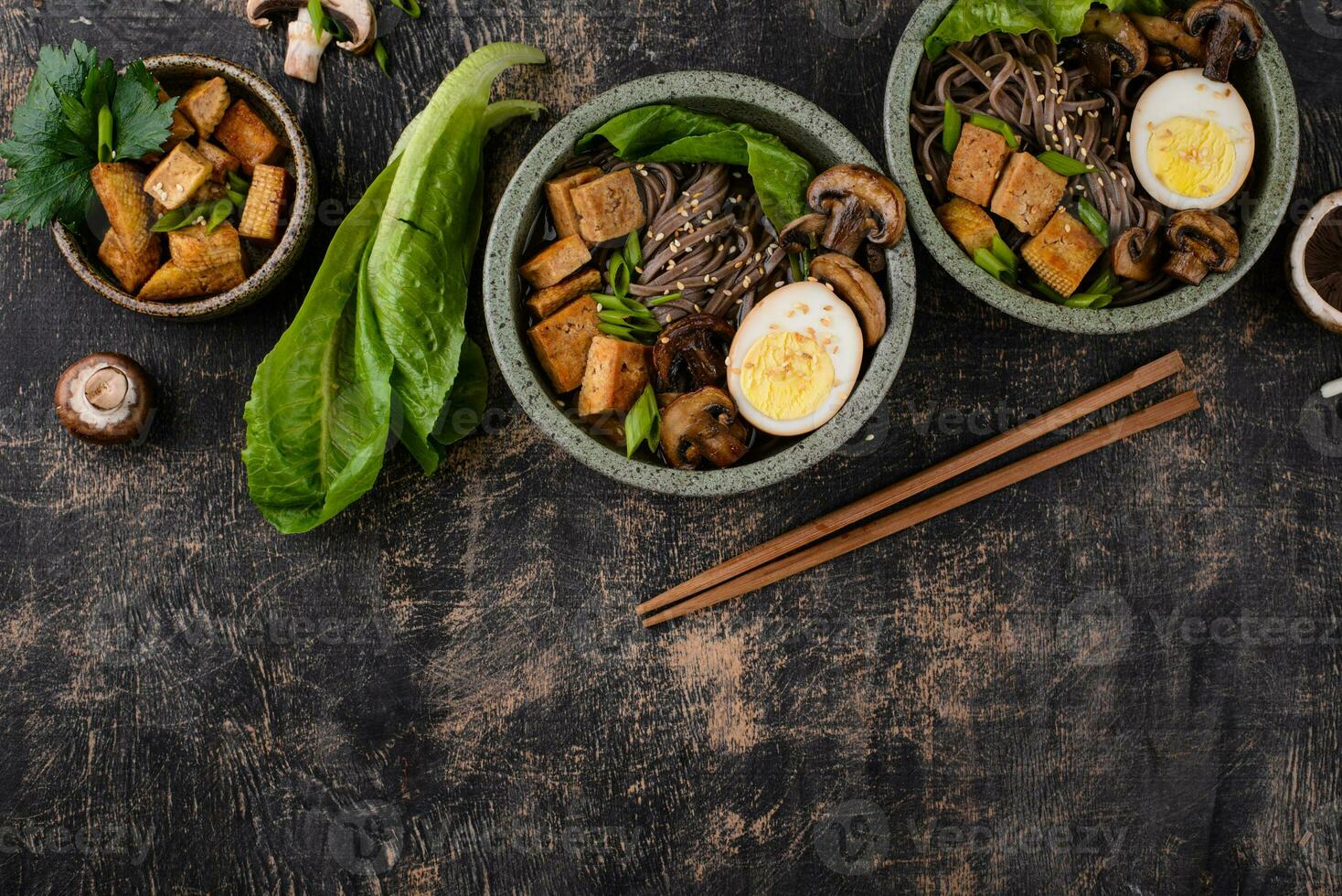 Soba noodle with tofu and mushroom photo