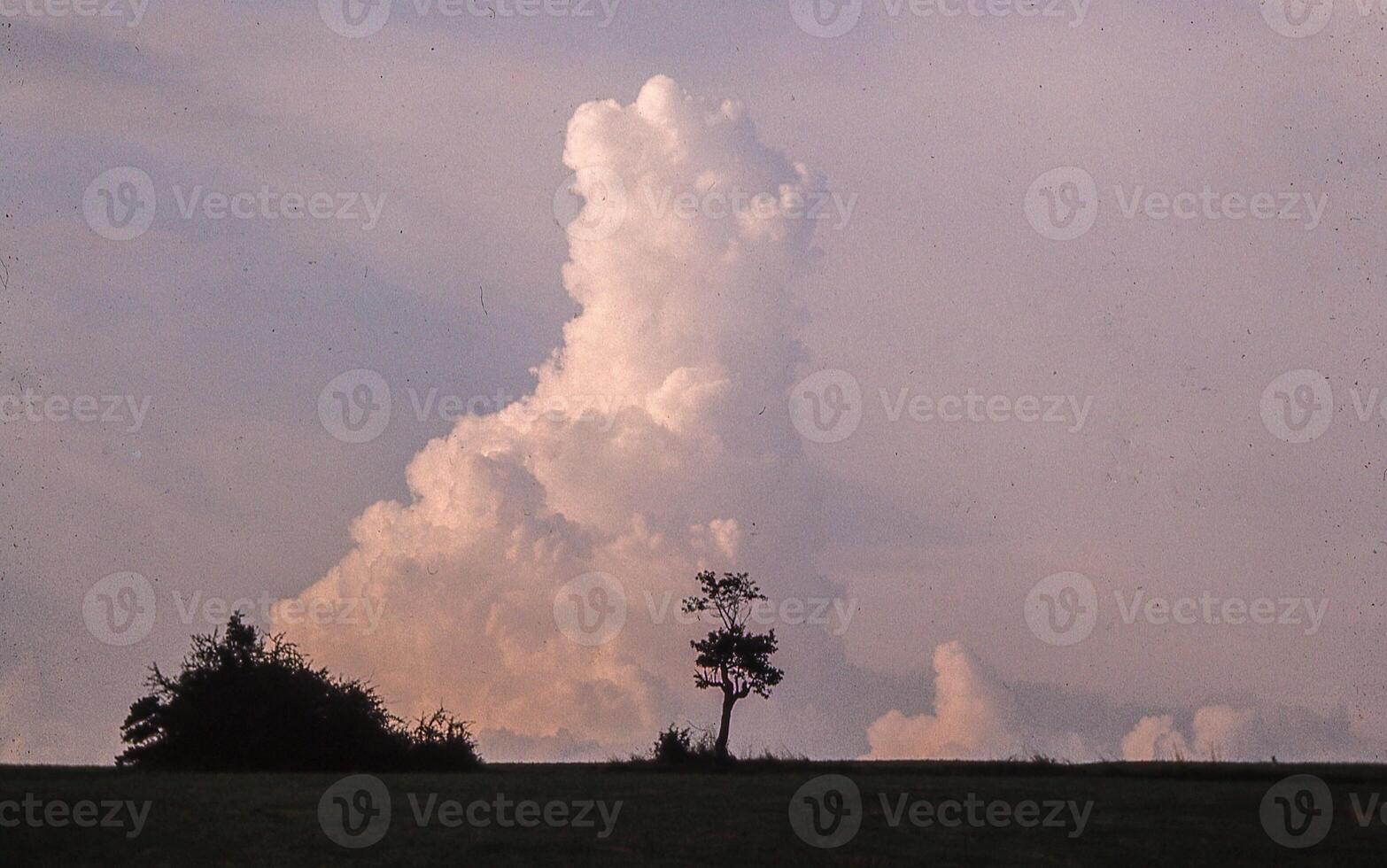 a large cloud in the sky photo