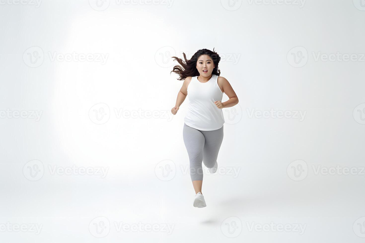 ai generado exceso de peso asiático mujer corriendo en blanco fondo, concepto de exceso de peso y peso pérdida. neural red generado fotorrealista imagen foto