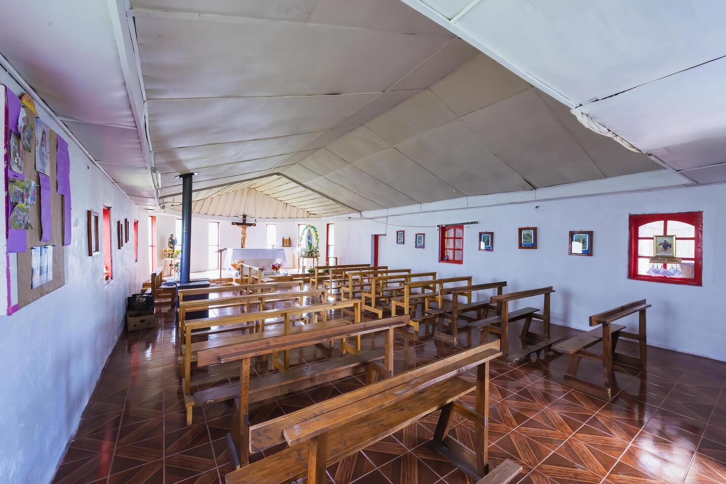 puerto rio tranquilo, Chile, 2019 - puerto rio tranquilo, Iglesia interior, carretera austral, aysén región, Patagonia, Chile foto