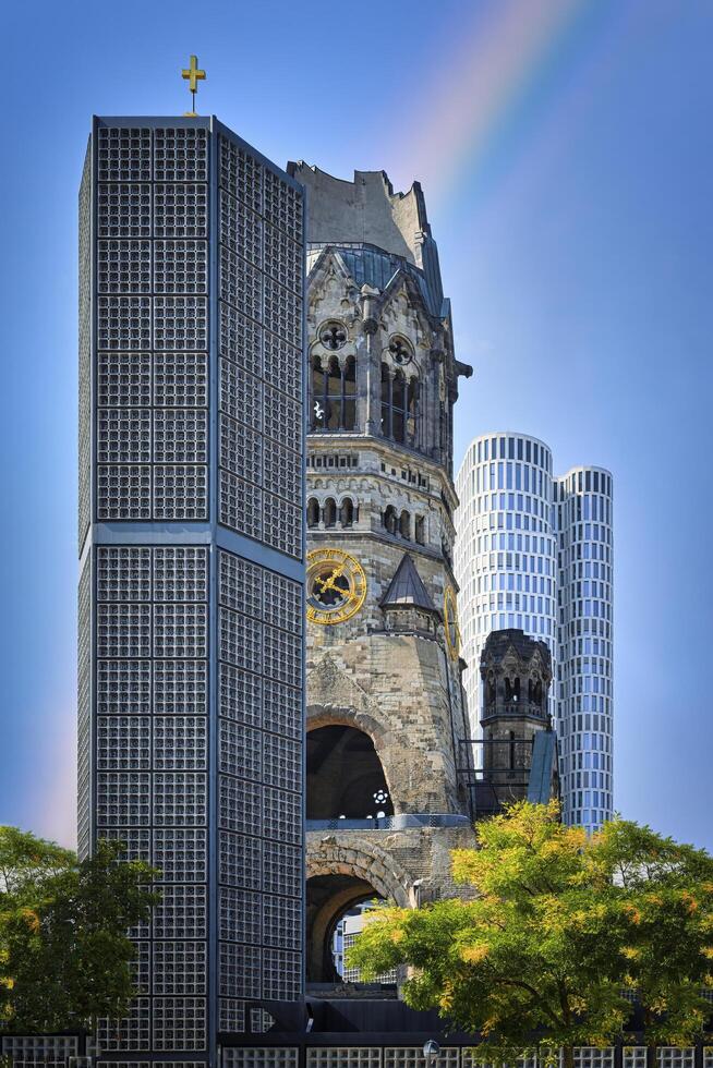 Berlina, Alemania, 2021 - emperador Wilhelm monumento iglesia, Kurfürstendamm, charlottenburg, Berlina, Alemania foto