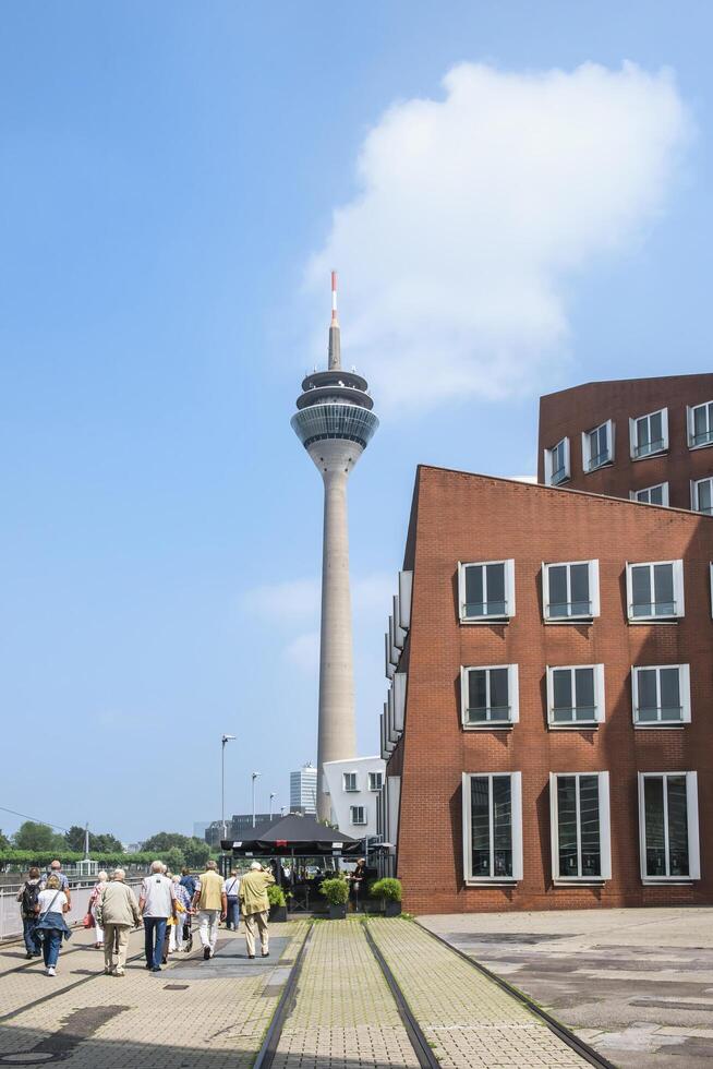 Düsseldorf, Alemania, 2014 - torre del Rin, medios de comunicación puerto, Düsseldorf, norte rin westfalia, Alemania foto