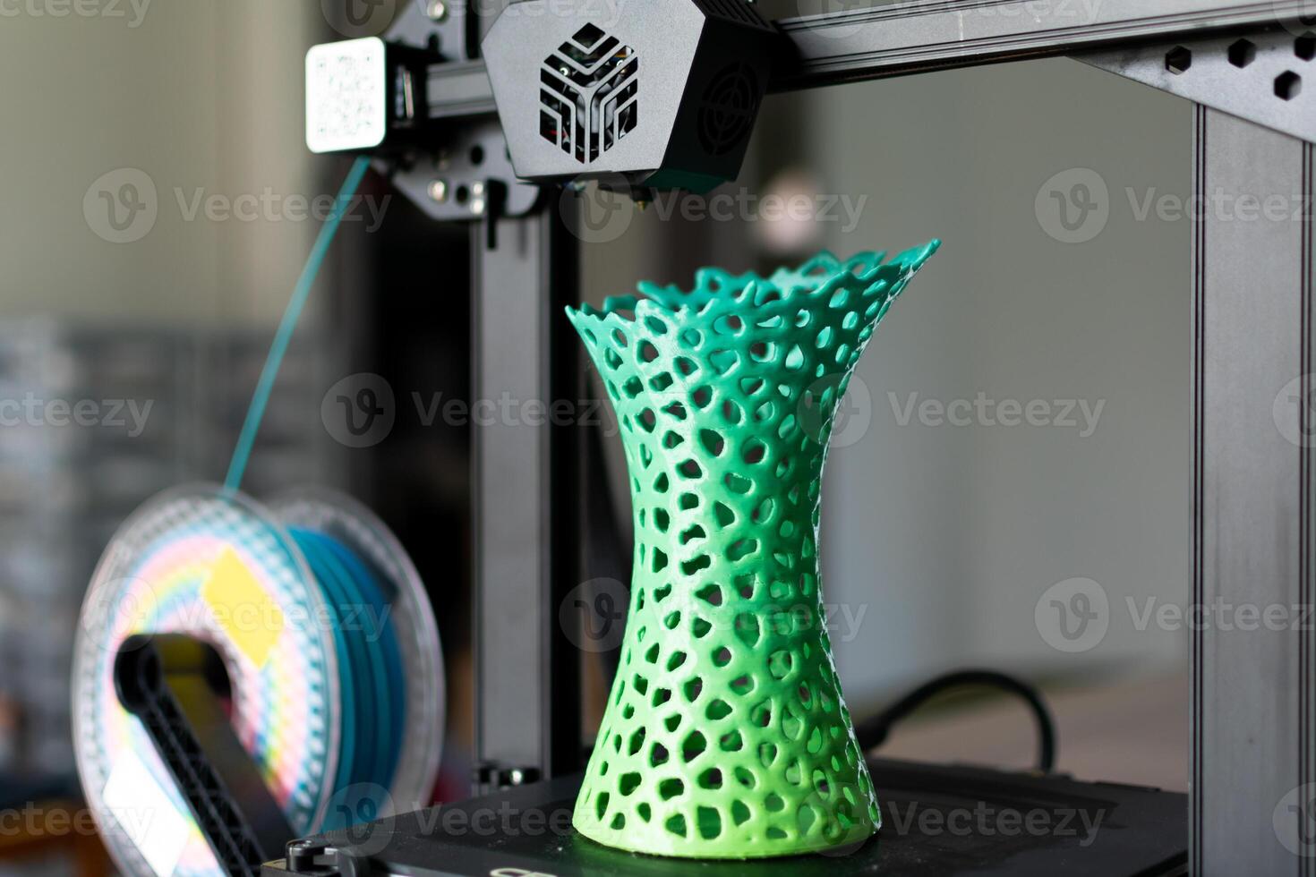 3d printing of a vase with multicolored pla filament photo