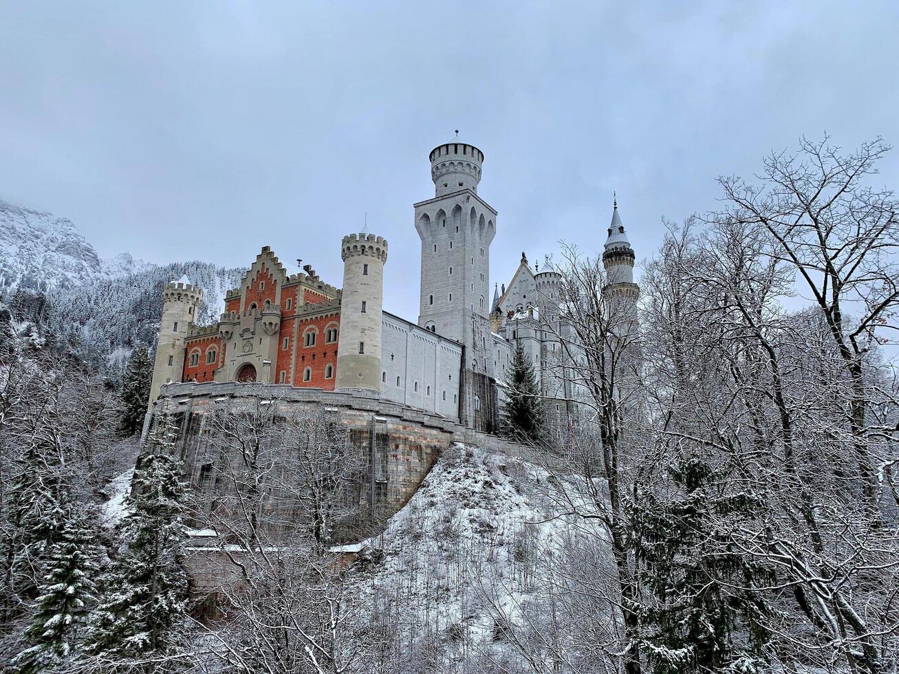 Neuschwanstein castillo en invierno hora foto