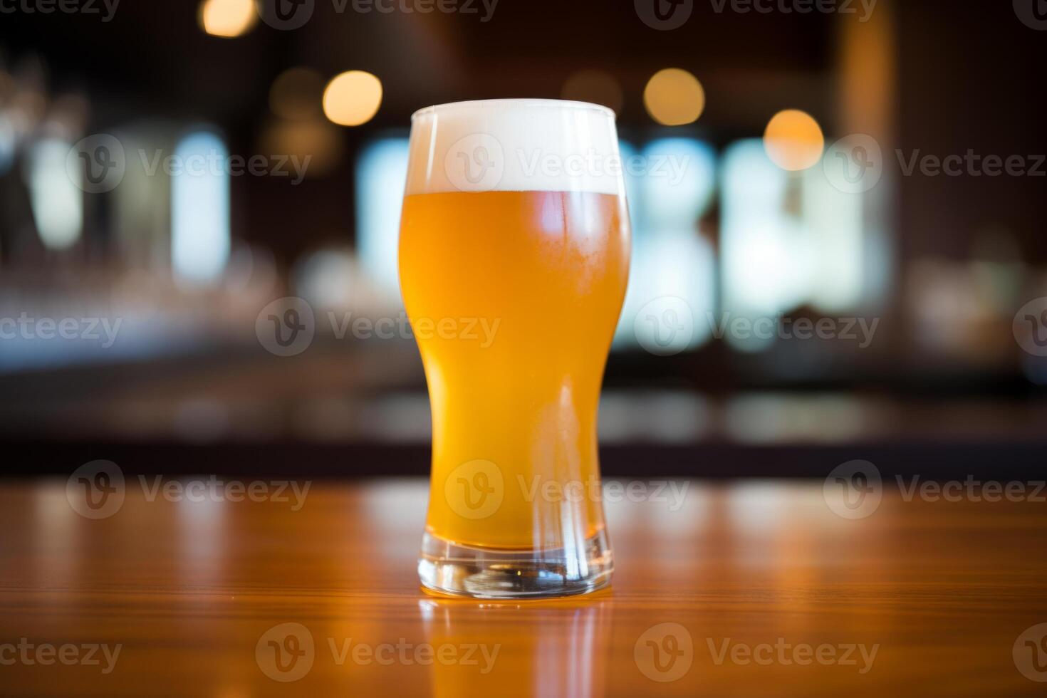 ai generado frío Fresco brillantez delicioso sin embotellar arte cerveza espuma jarra vaso barrilete cerveza de madera mesa bar pub. cervecería alcohol no alcohólico bebida fiesta degustación fiesta Oktoberfest Munich foto